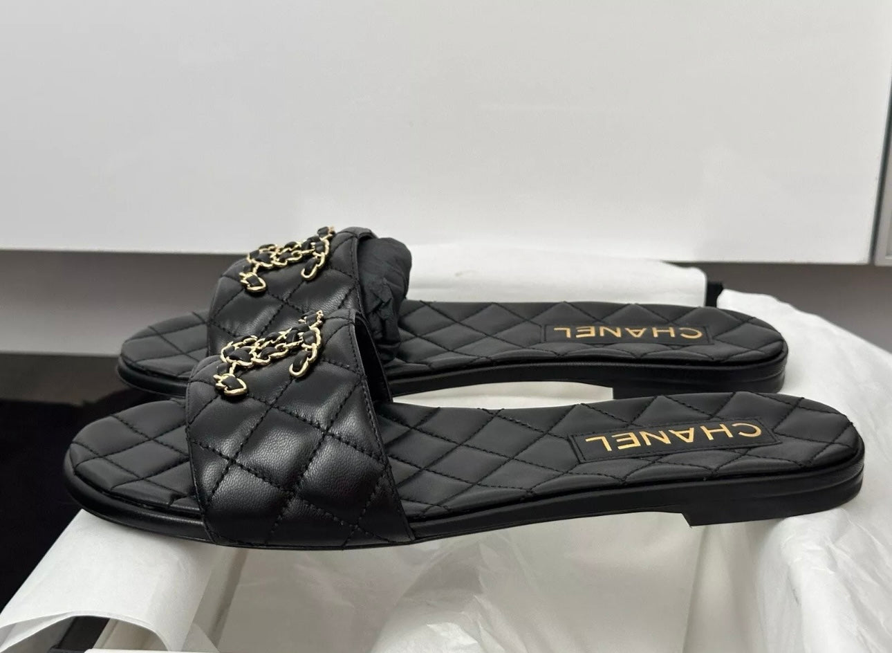 2023 CHANEL CC LOGO BLACK QUILTED LEATHER FLAT SHOES SLIDES MULES SANDALS