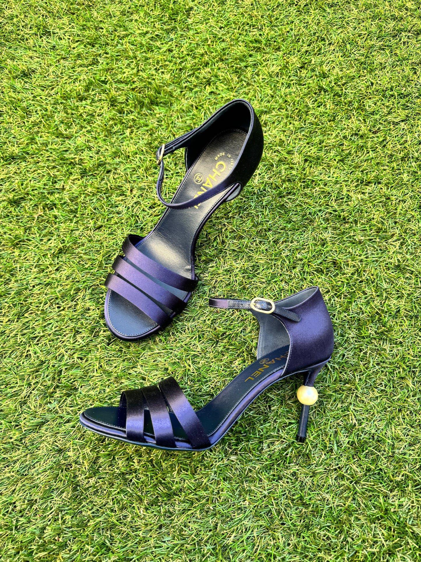 CHANEL BLUE PURPLE SATIN & LEATHER PEARL CC LOGO HEELS SANDALS SHOES STRAPPY