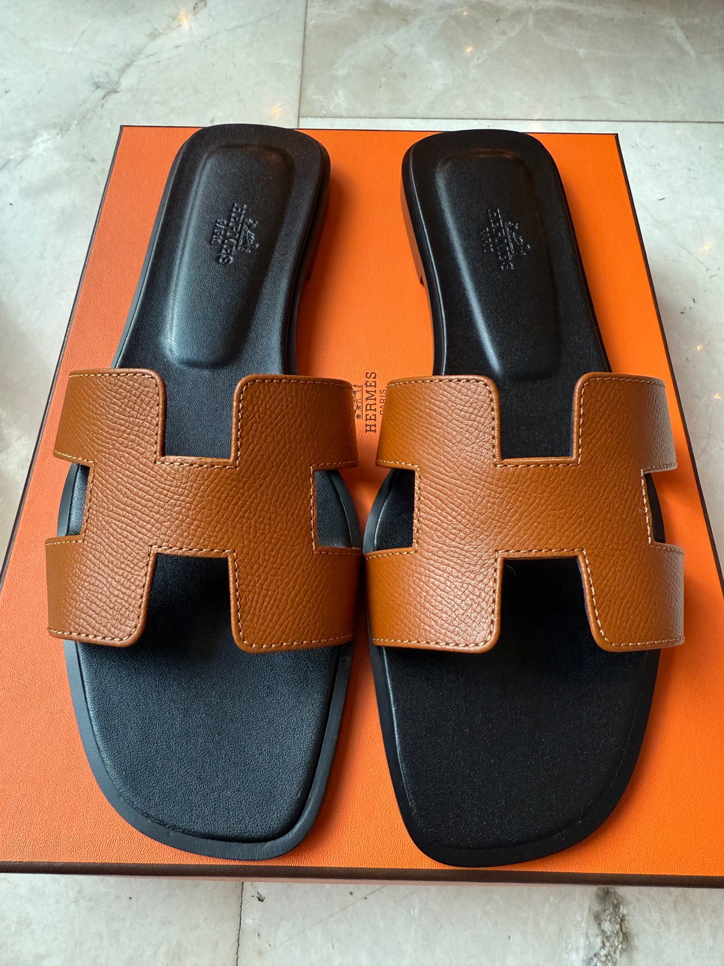 Hermes Oran Naturel Epsom Heritage Calfskin Leather Brown Black Sandals Flats