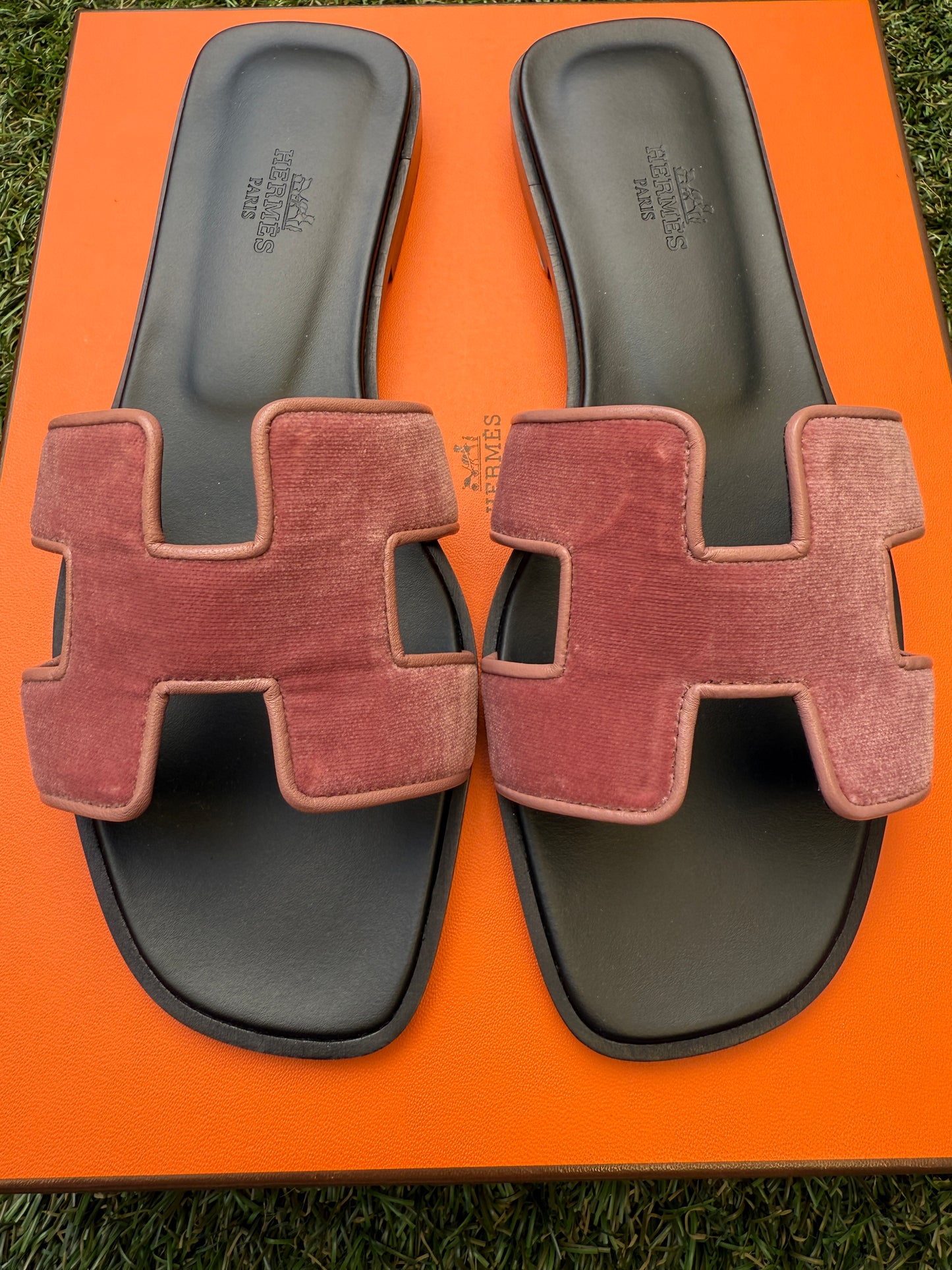 HERMES H ORAN BOISE DE ROSE VELOURS VELVET SANDALS SHOES FLATS FLAT SLIDES