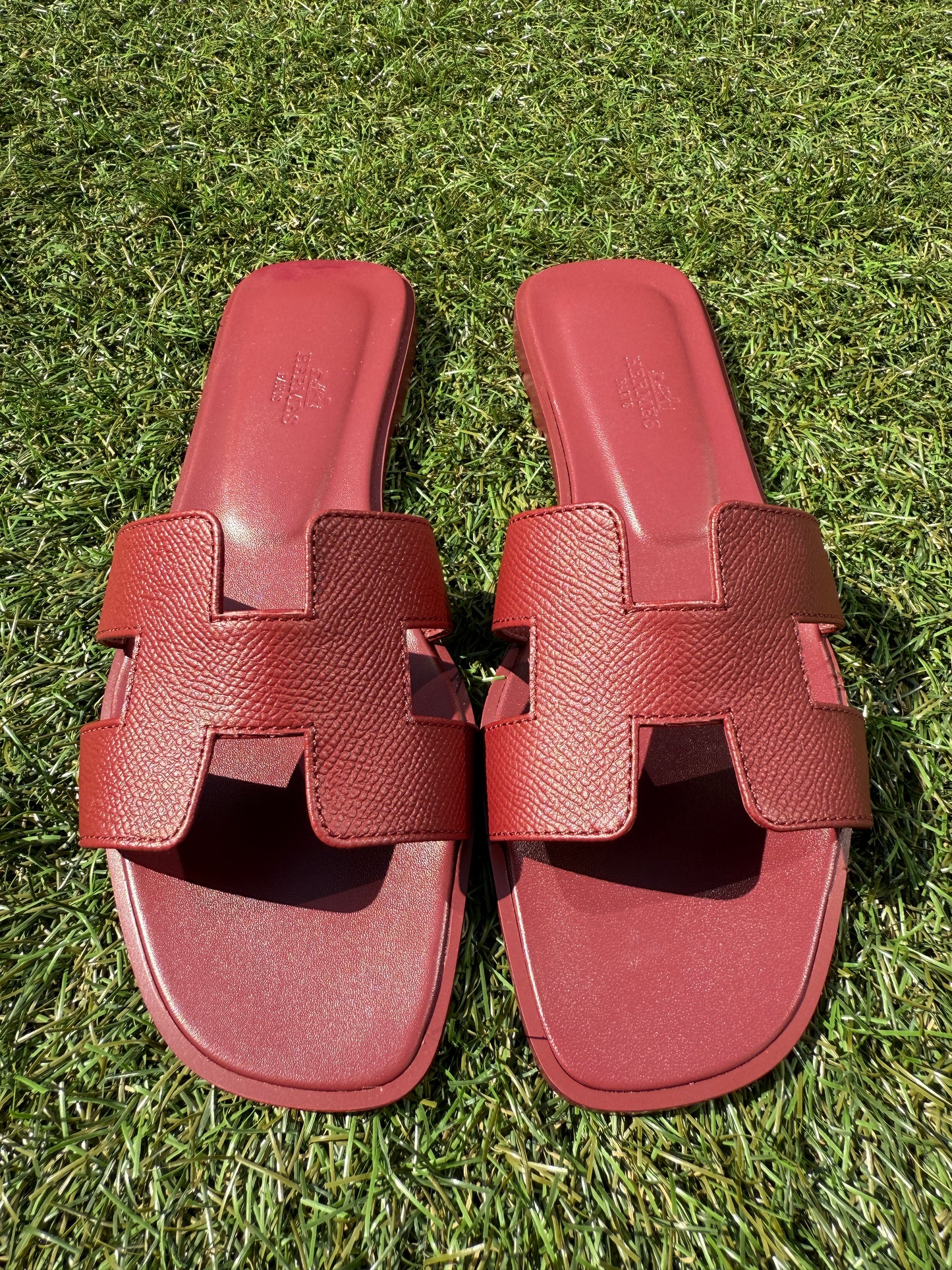 Hermes Oran Rouge H Epsom Leather Calfskin Cut Out Sandals Slides Flats