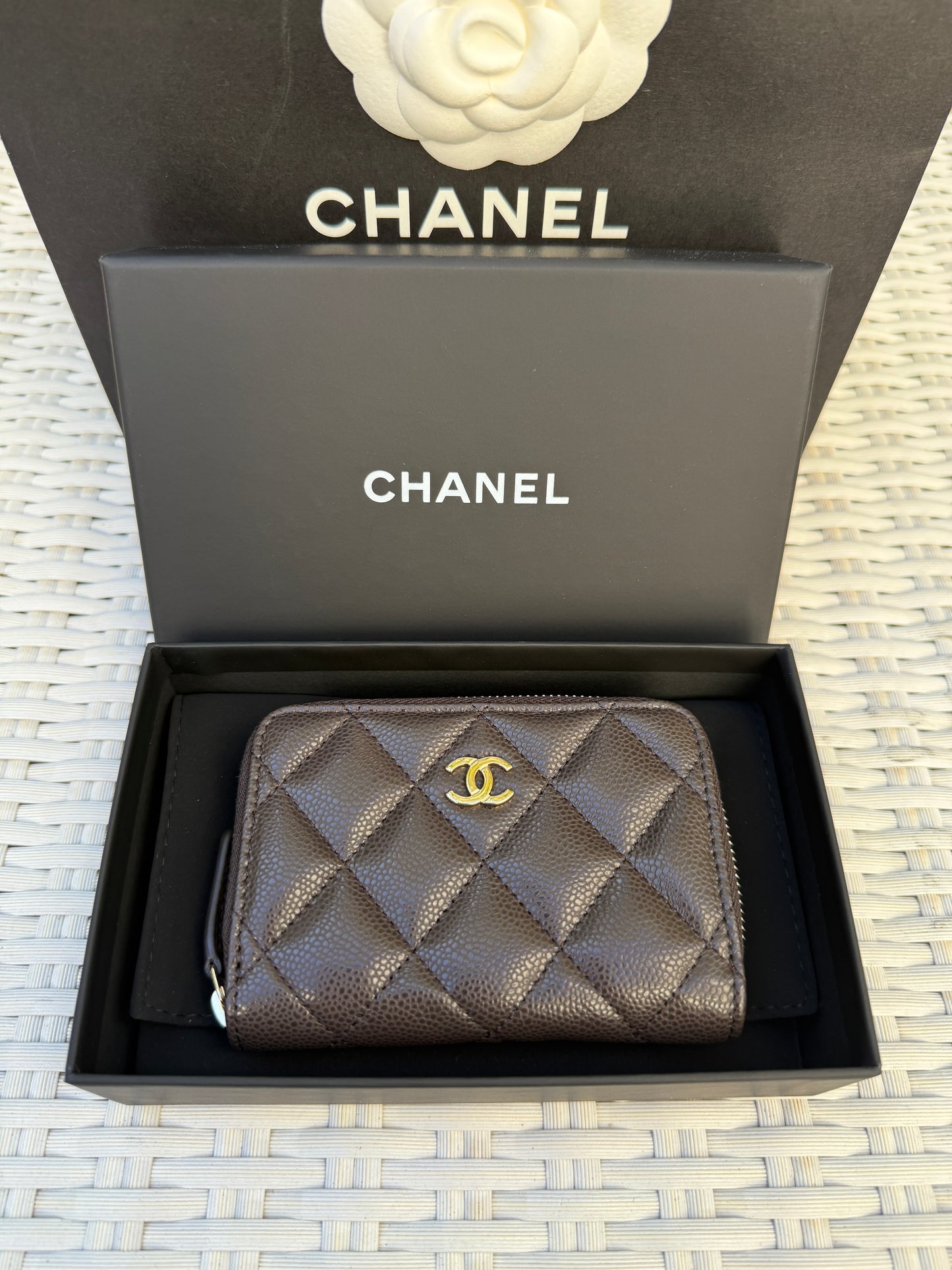 Chanel 25 Classic Zipped Zip Coin Purse Caviar Dark Brown Leather Wallet Marro