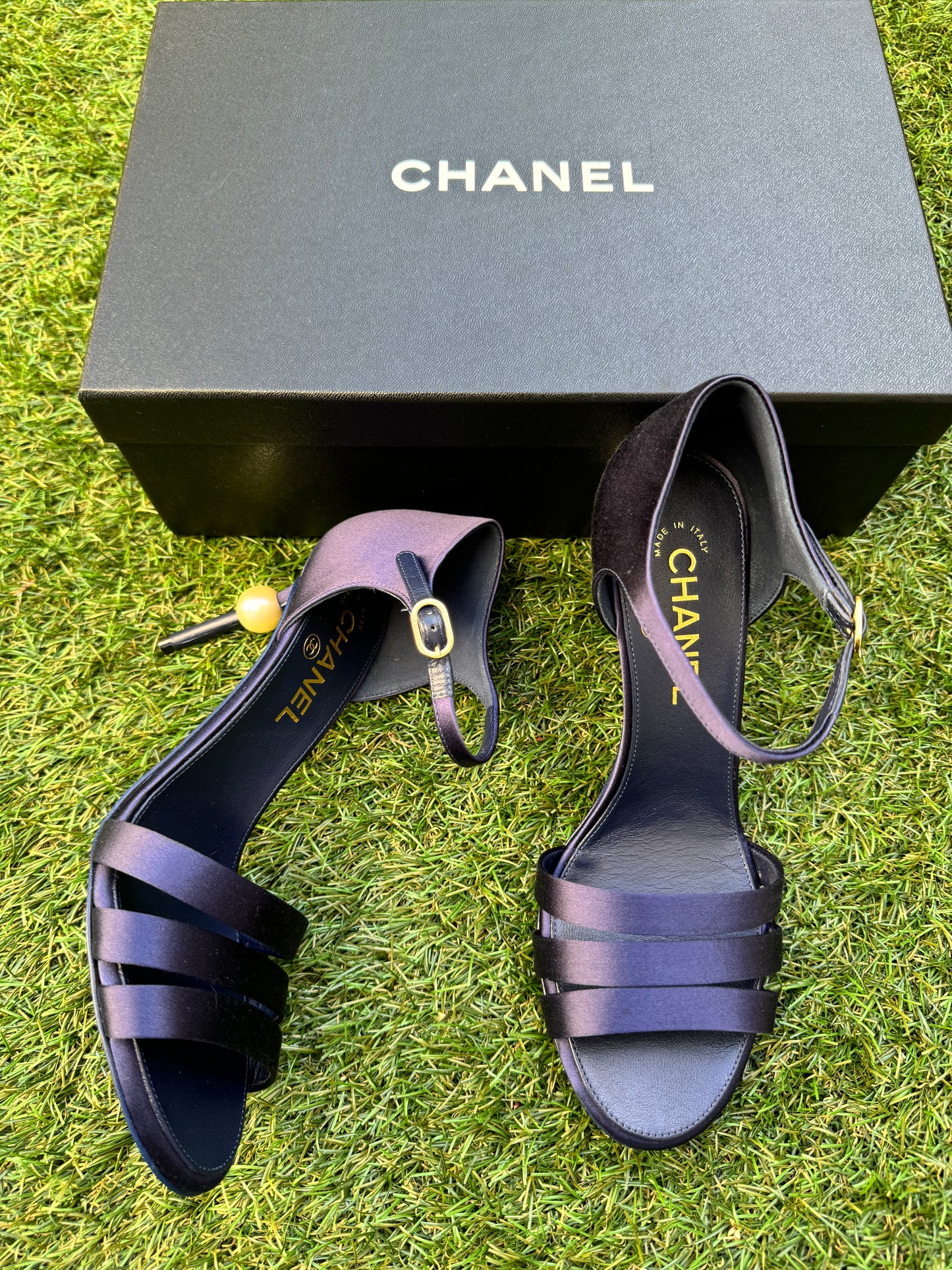 CHANEL BLUE PURPLE SATIN & LEATHER PEARL CC LOGO HEELS SANDALS SHOES STRAPPY