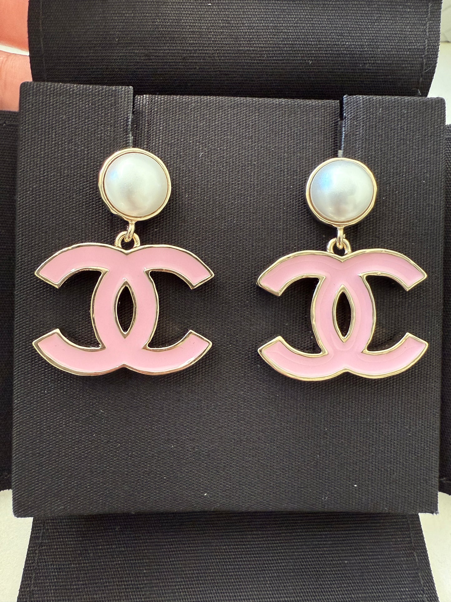 Chanel 25P CC Logo Pink Metal Resin Gold Tone Stud White Pearl Pendant Earrings