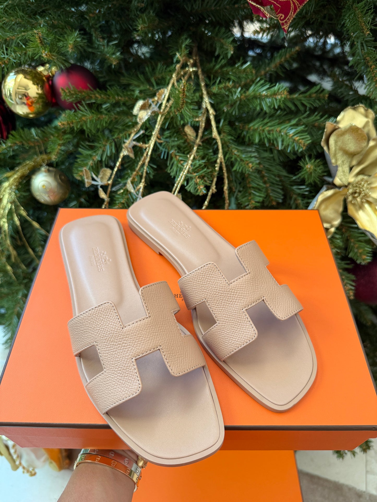 Hermes Oran Beige Perlino Epsom Leather Blush Sandals Flats