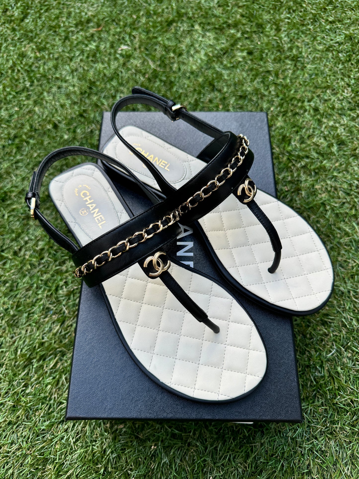 CHANEL CC LOGO BLACK OPEN TOE THONG CHAIN LEATHER FLAT SHOES SANDALS