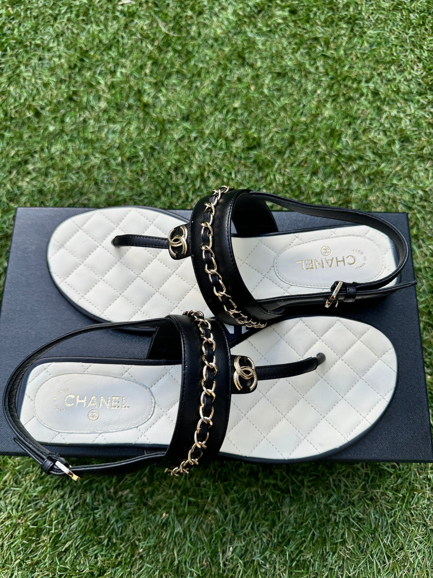 CHANEL CC LOGO BLACK OPEN TOE THONG CHAIN LEATHER FLAT SHOES SANDALS