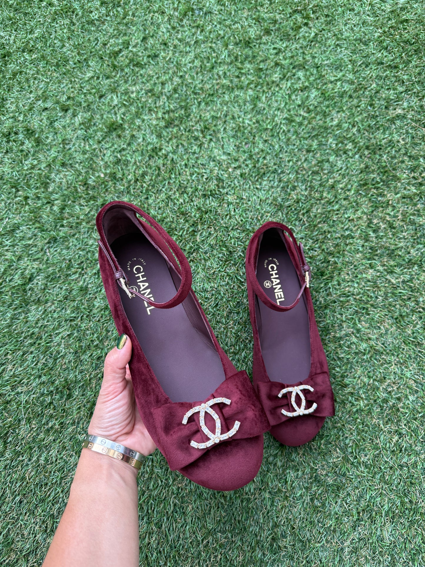 2024 CHANEL GOLD CC LOGO BURGUNDY VELVET BOW WITH CRYSTALS BALLET FLATS 40