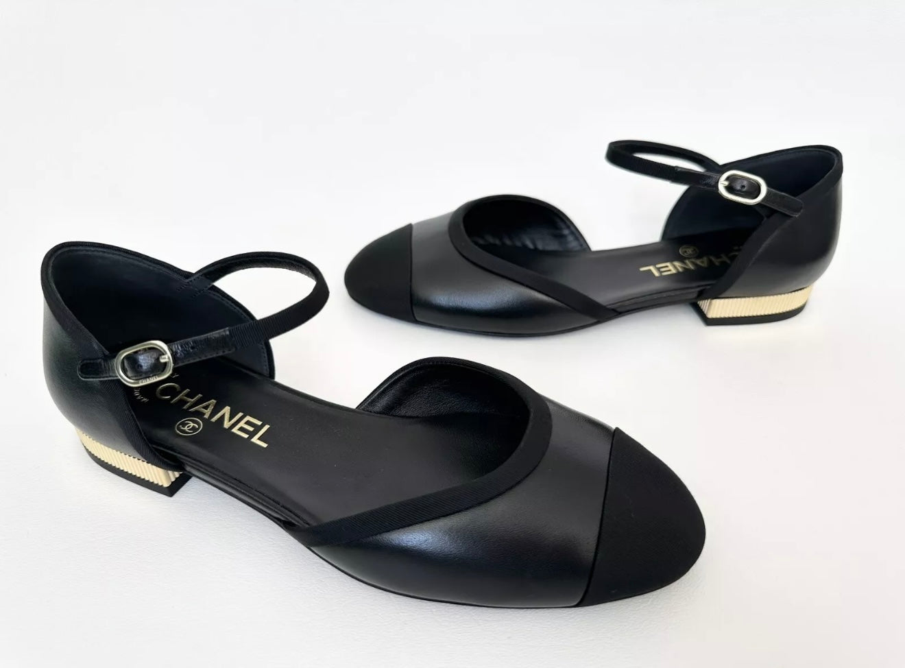 2024 CHANEL CC LOGO BLACK LEATHER MARY JANE BALLET FLATS SHOES GOLD HEEL