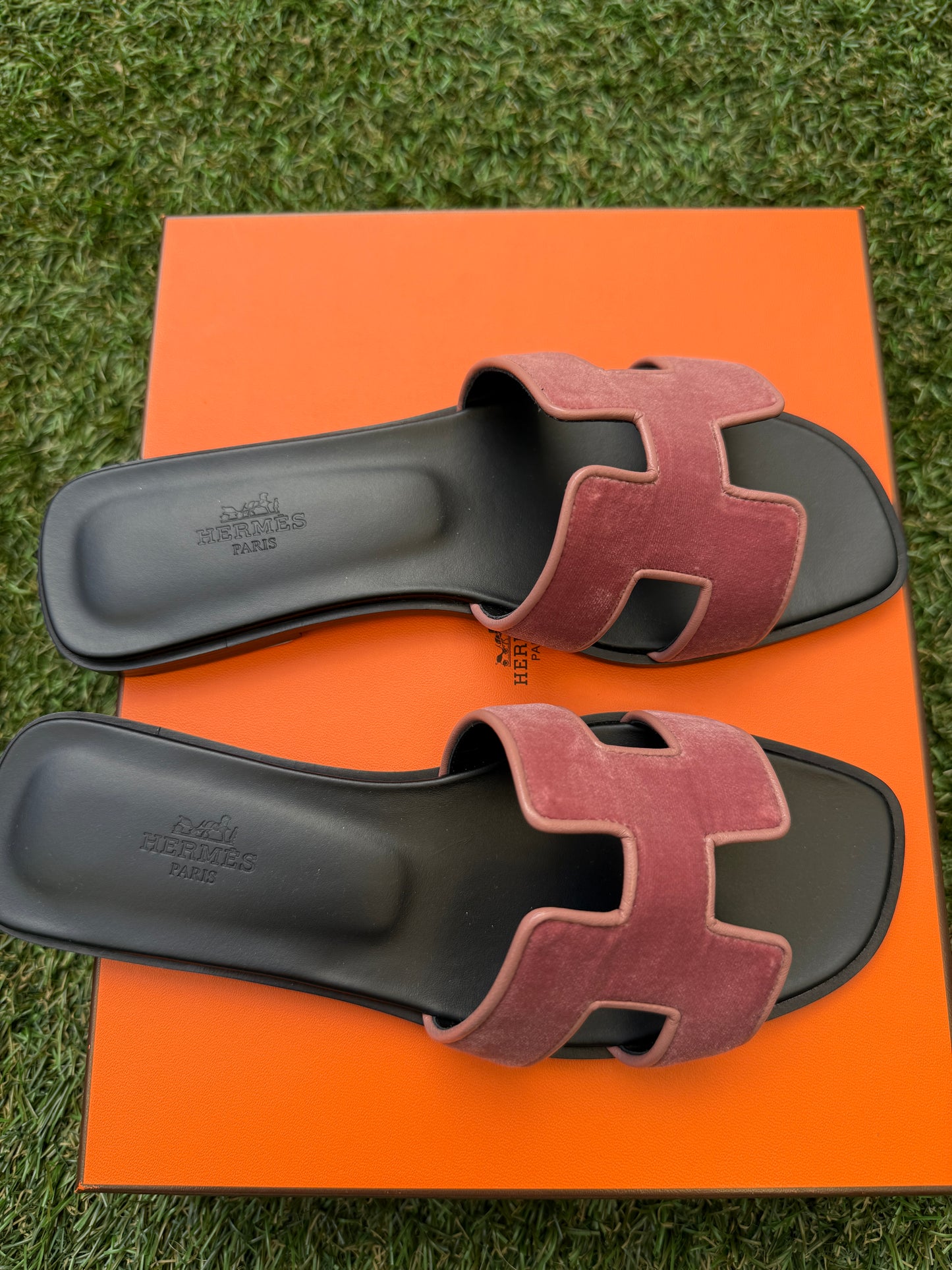 HERMES H ORAN BOISE DE ROSE VELOURS VELVET SANDALS SHOES FLATS FLAT SLIDES