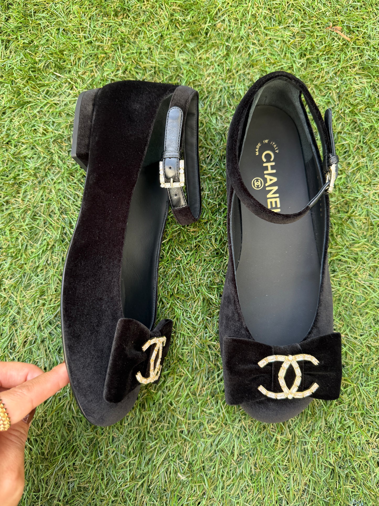 CHANEL GOLD CC LOGO BLACK VELVET BOW WITH CRYSTALS CC LOGO MARY JANE BALLET FLATS