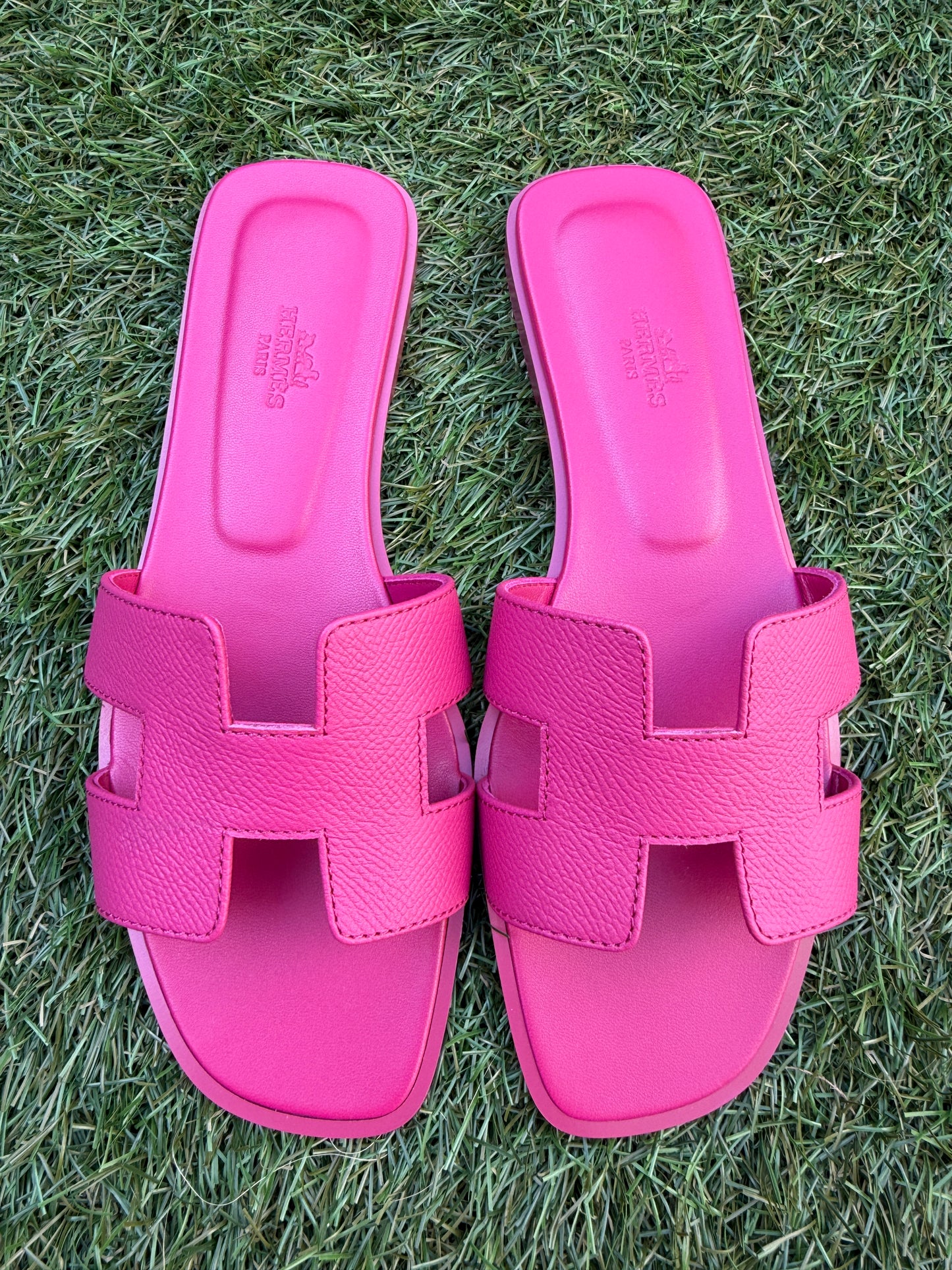 Hermes Oran Rose Fuchsia Bougainvillier Pink Epsom Leather Calfskin Sandals Slides Flats