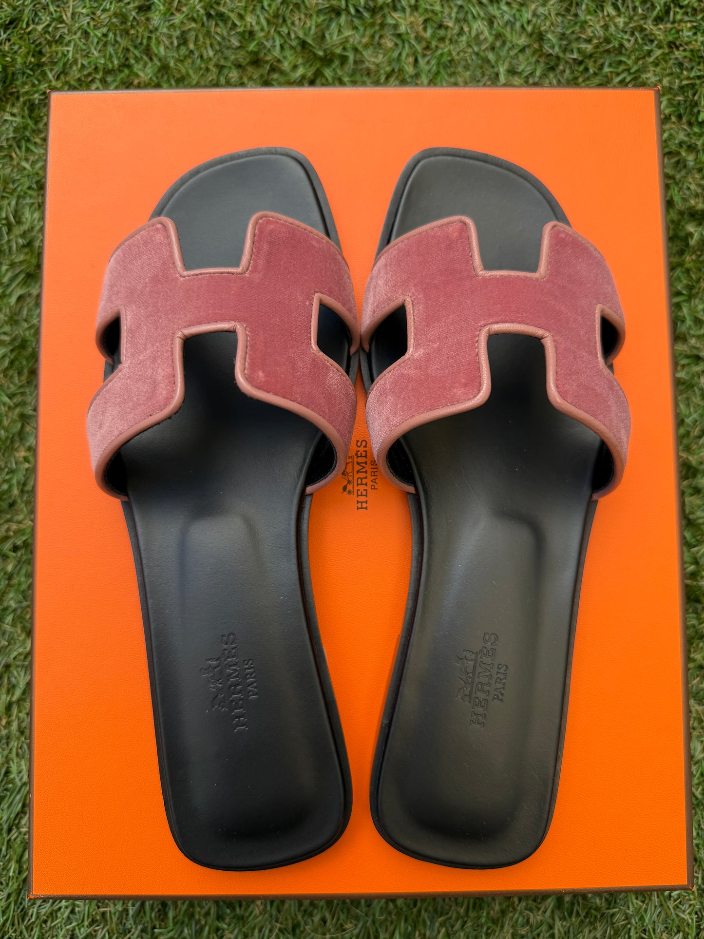 HERMES H ORAN BOISE DE ROSE VELOURS VELVET SANDALS SHOES FLATS FLAT SLIDES