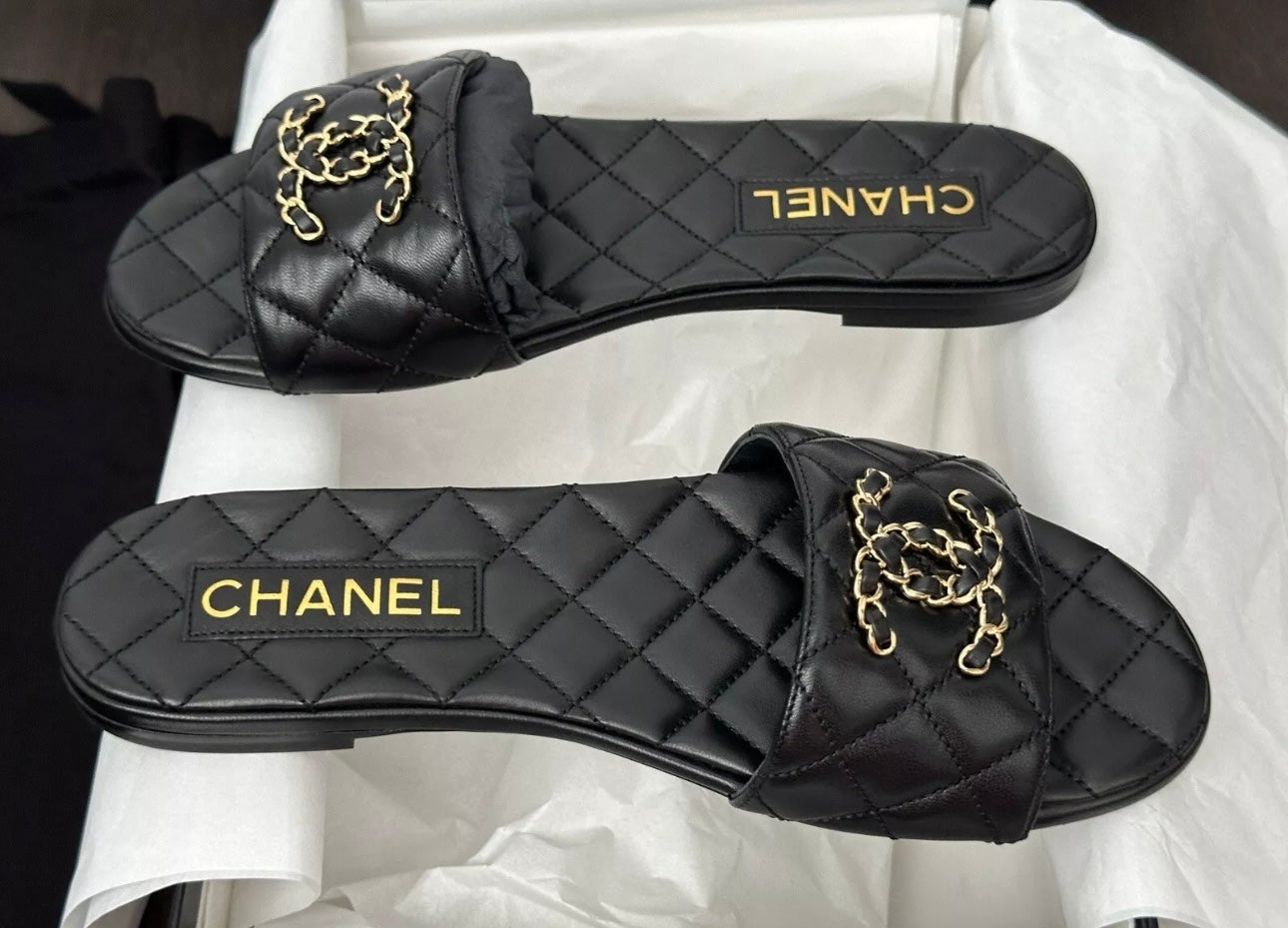 2023 CHANEL CC LOGO BLACK QUILTED LEATHER FLAT SHOES SLIDES MULES SANDALS