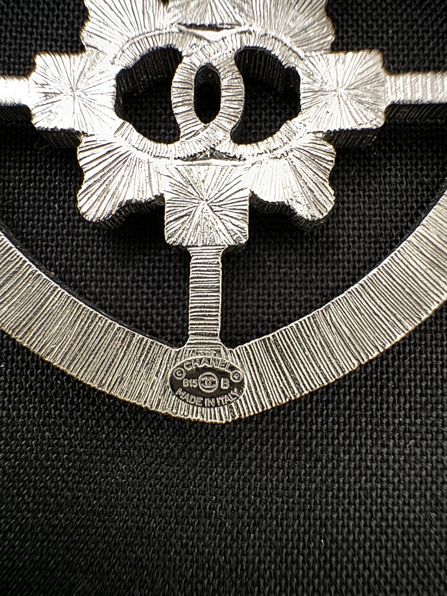 CHANEL 2015 B15 LARGE CLASSIC CREST SHIELD ARMOR BADGE BROOCH SILVER CRYSTALS PIN