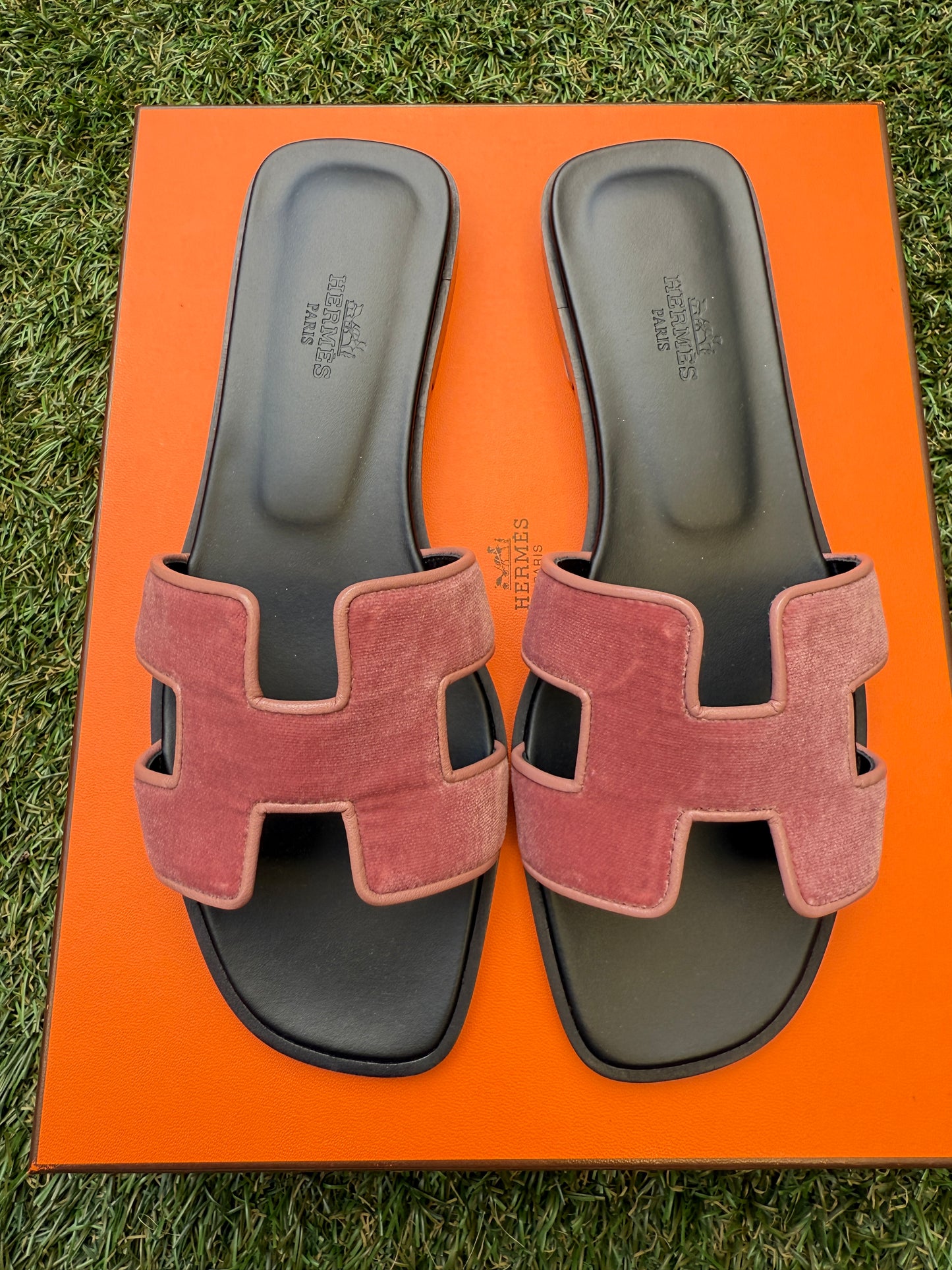 HERMES H ORAN BOISE DE ROSE VELOURS VELVET SANDALS SHOES FLATS FLAT SLIDES