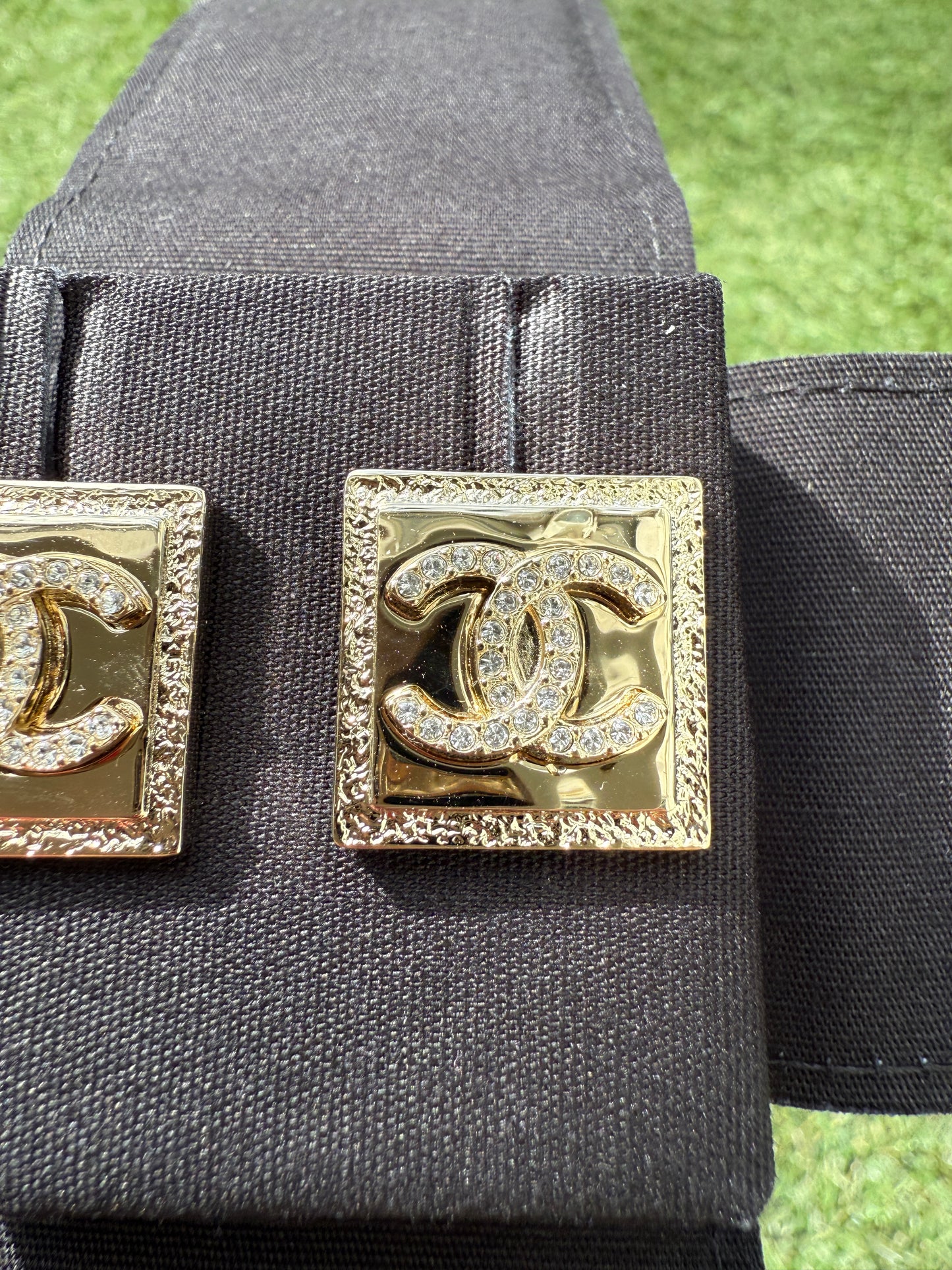 2023P CHANEL RUNWAY SQUARE GOLD TONE CC LOGO WHITE CRYSTALS EARRINGS STUDS STUD