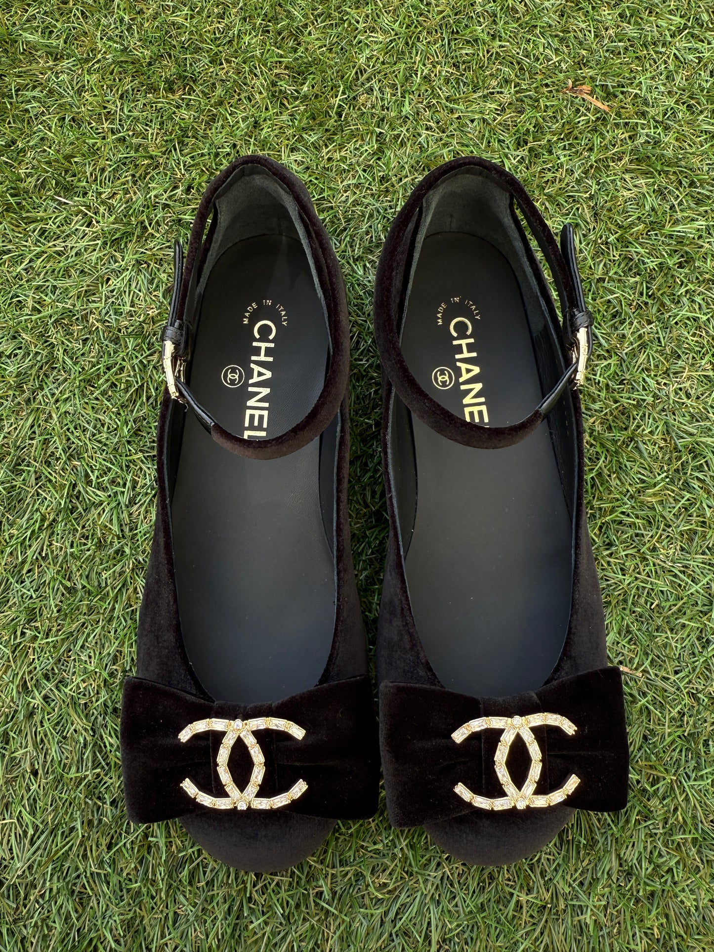 CHANEL GOLD CC LOGO BLACK VELVET BOW WITH CRYSTALS CC LOGO MARY JANE BALLET FLATS