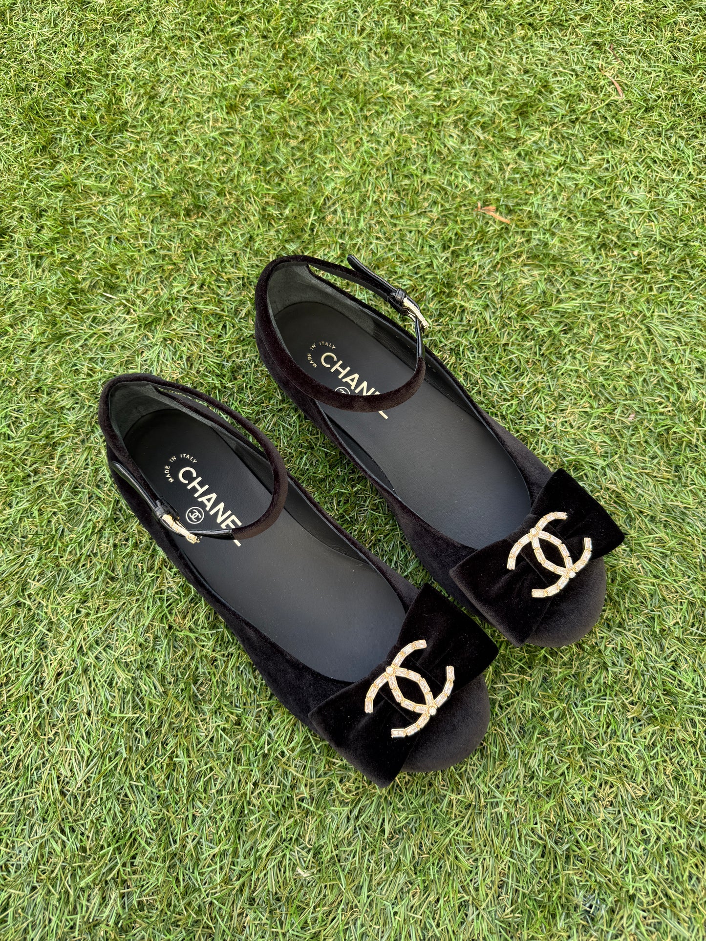 CHANEL GOLD CC LOGO BLACK VELVET BOW WITH CRYSTALS CC LOGO MARY JANE BALLET FLATS