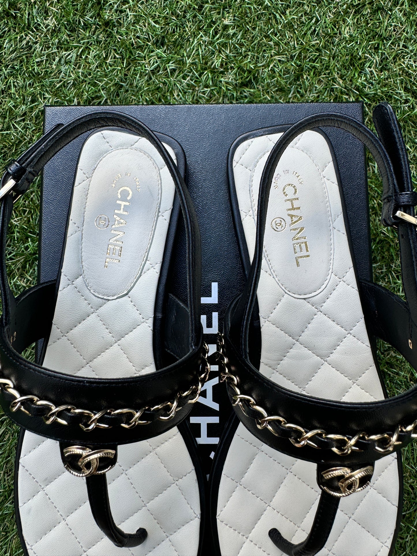 CHANEL CC LOGO BLACK OPEN TOE THONG CHAIN LEATHER FLAT SHOES SANDALS