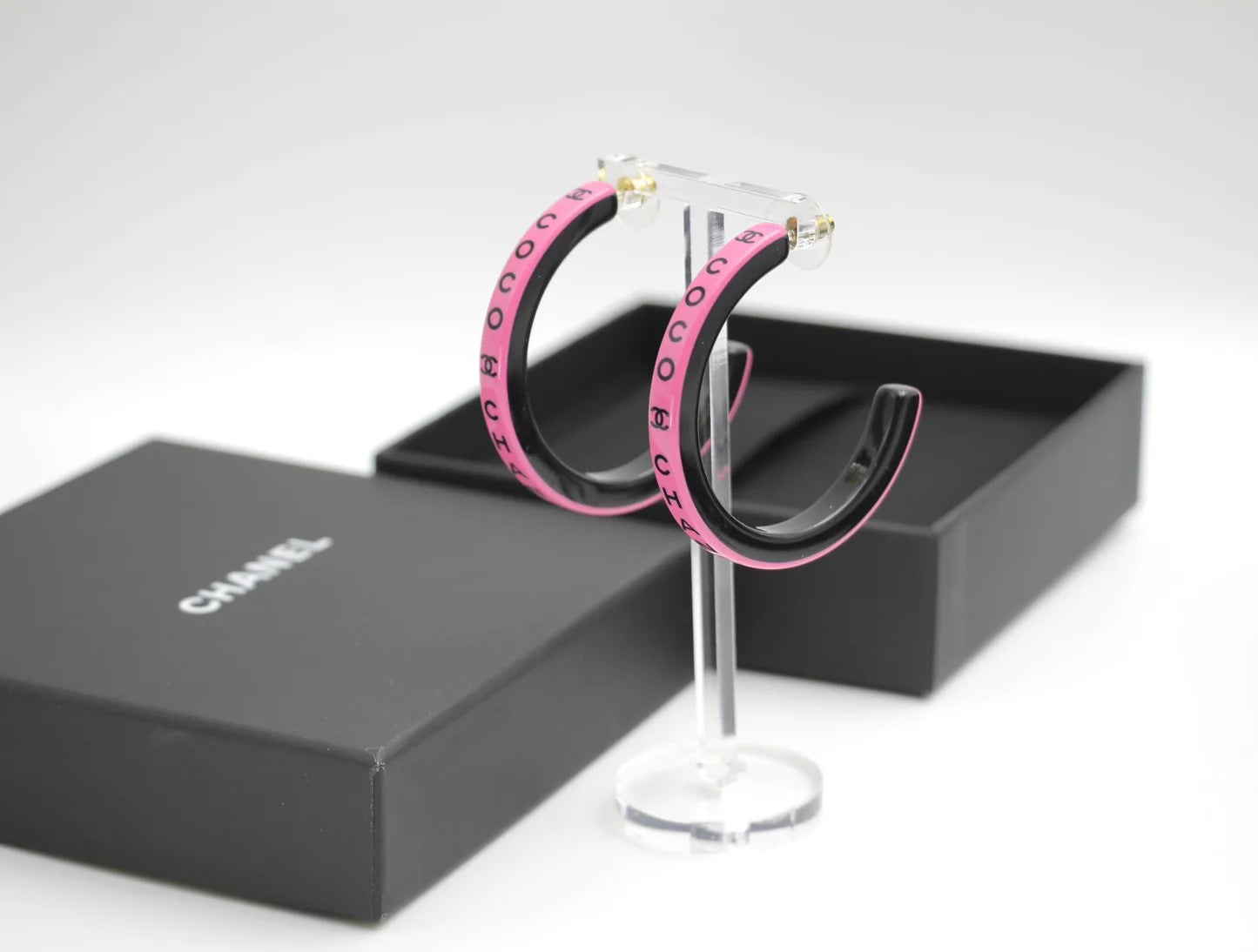 22S CHANEL PINK BLACK RESIN CC LOGO LARGE XL HOOP HOOPS EARRINGS COCO RUNWAY