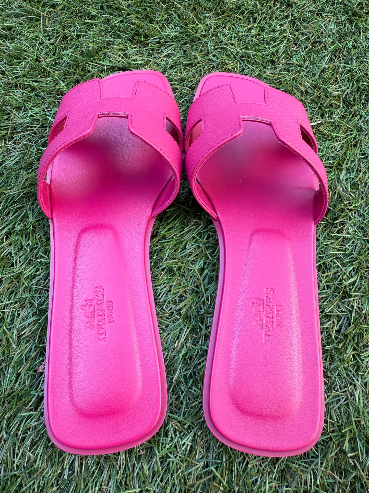 Hermes Oran Rose Fuchsia Bougainvillier Pink Epsom Leather Calfskin Sandals Slides Flats