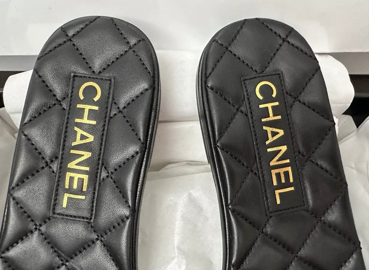 2023 CHANEL CC LOGO BLACK QUILTED LEATHER FLAT SHOES SLIDES MULES SANDALS