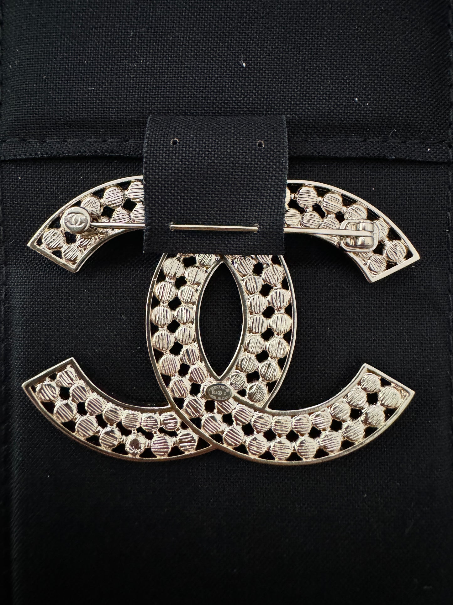 CHANEL 23S CLASSIC GOLD TONE LARGE BIG CC LOGO CRYSTALS CRYSTAL BROOCH PIN