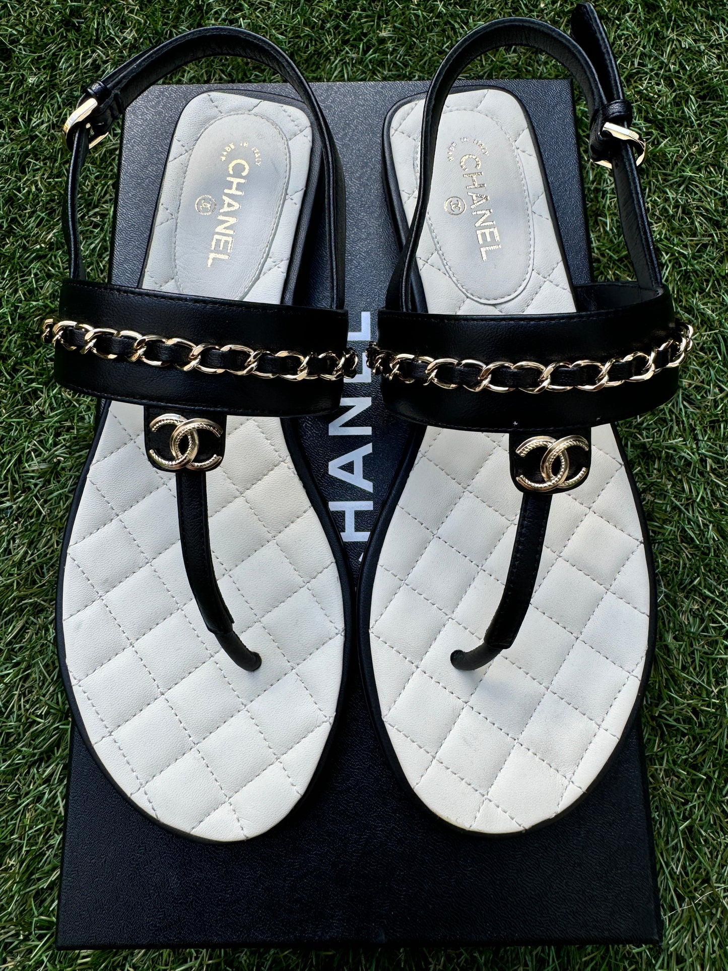 CHANEL CC LOGO BLACK OPEN TOE THONG CHAIN LEATHER FLAT SHOES SANDALS