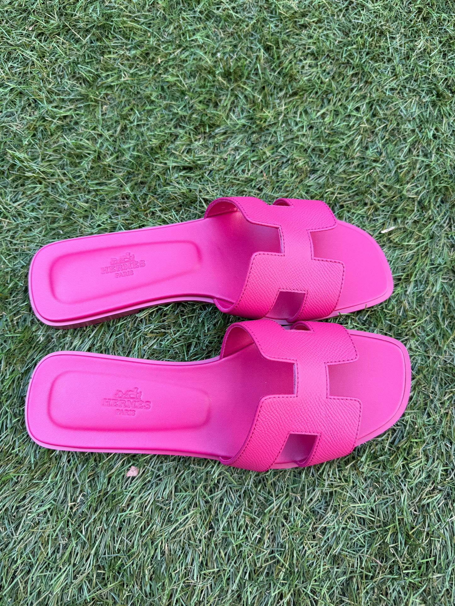 Hermes Oran Rose Fuchsia Bougainvillier Pink Epsom Leather Calfskin Sandals Slides Flats