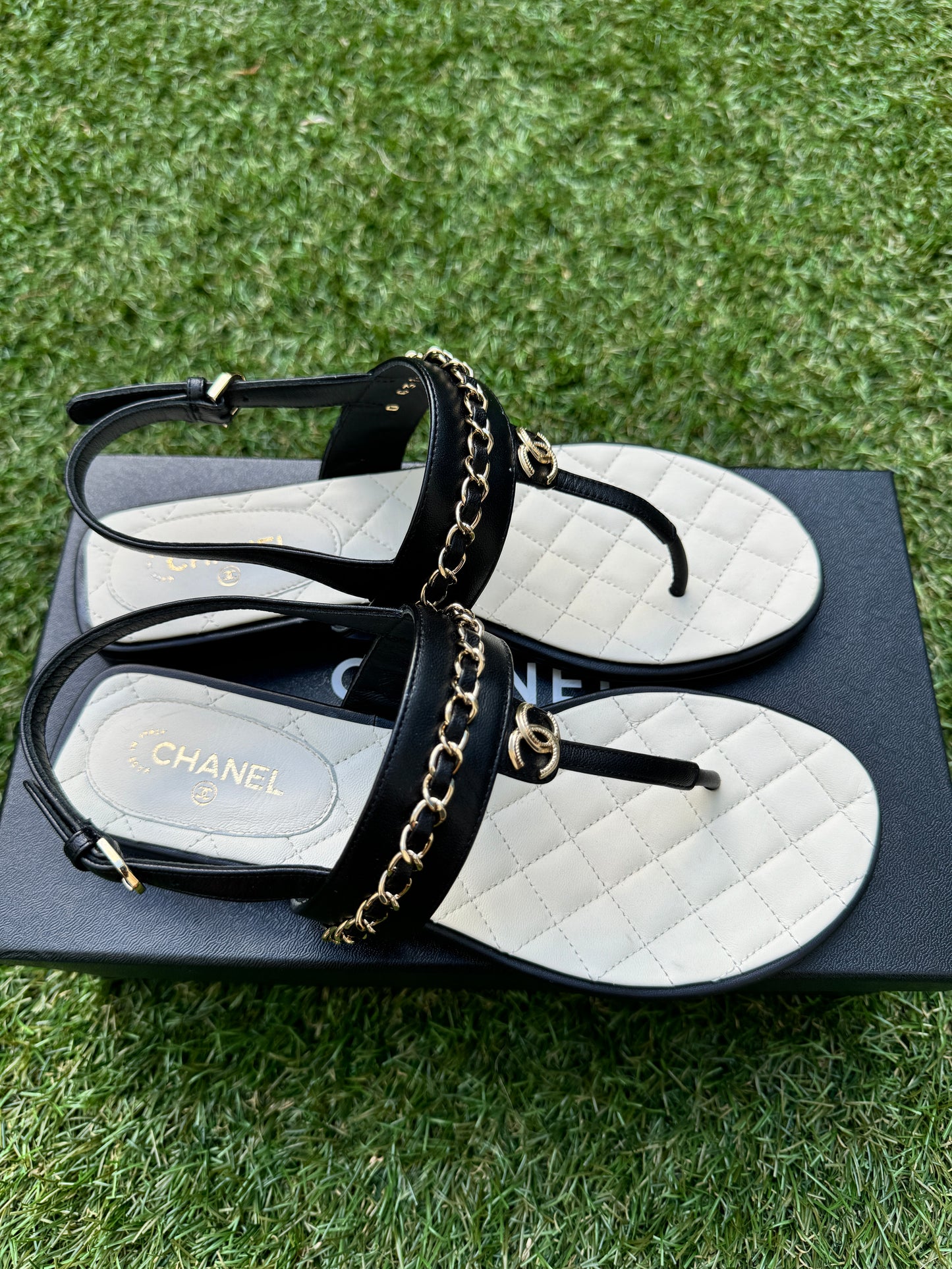 CHANEL CC LOGO BLACK OPEN TOE THONG CHAIN LEATHER FLAT SHOES SANDALS