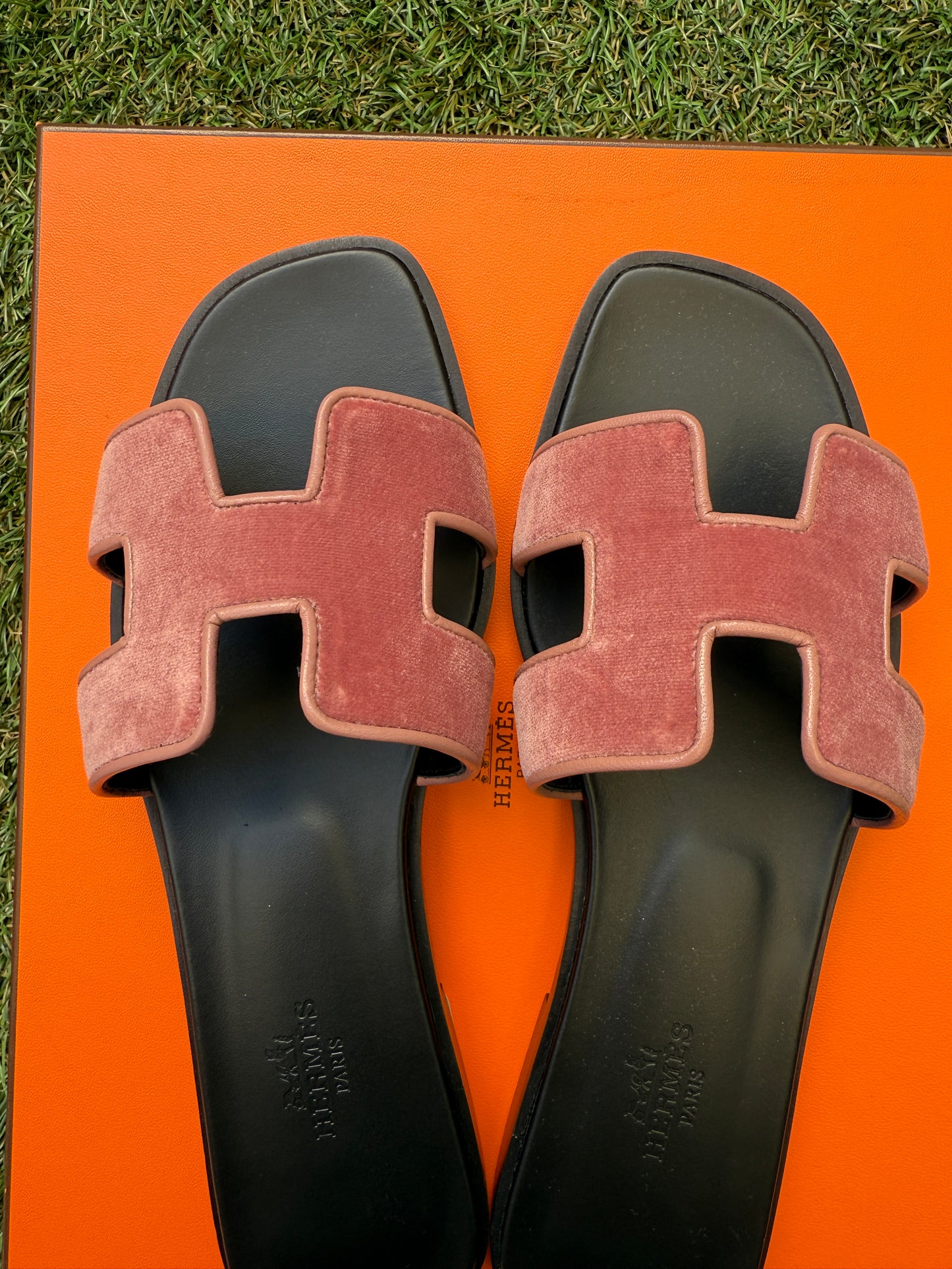 HERMES H ORAN BOISE DE ROSE VELOURS VELVET SANDALS SHOES FLATS FLAT SLIDES