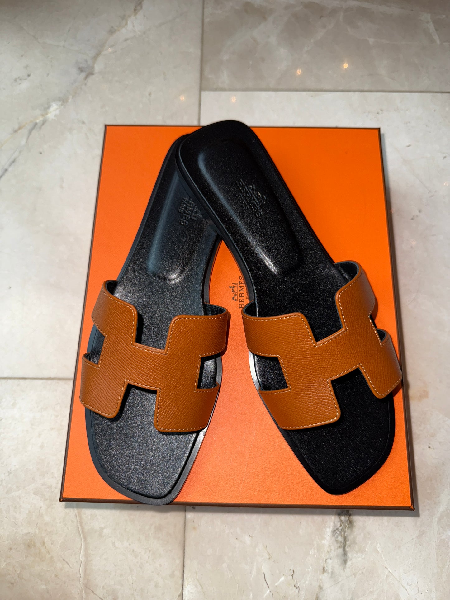 Hermes Oran Naturel Epsom Heritage Calfskin Leather Brown Black Sandals Flats