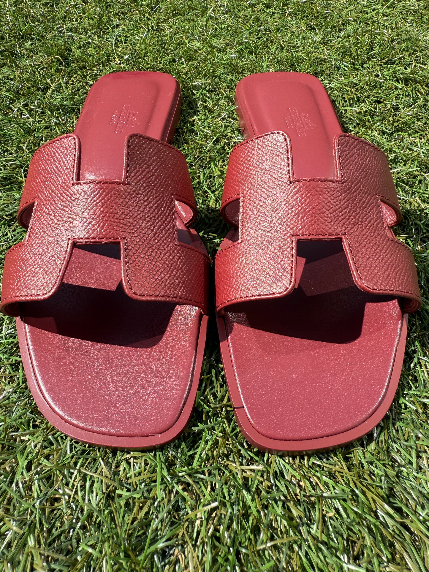 Hermes Oran Rouge H Epsom Leather Calfskin Cut Out Sandals Slides Flats