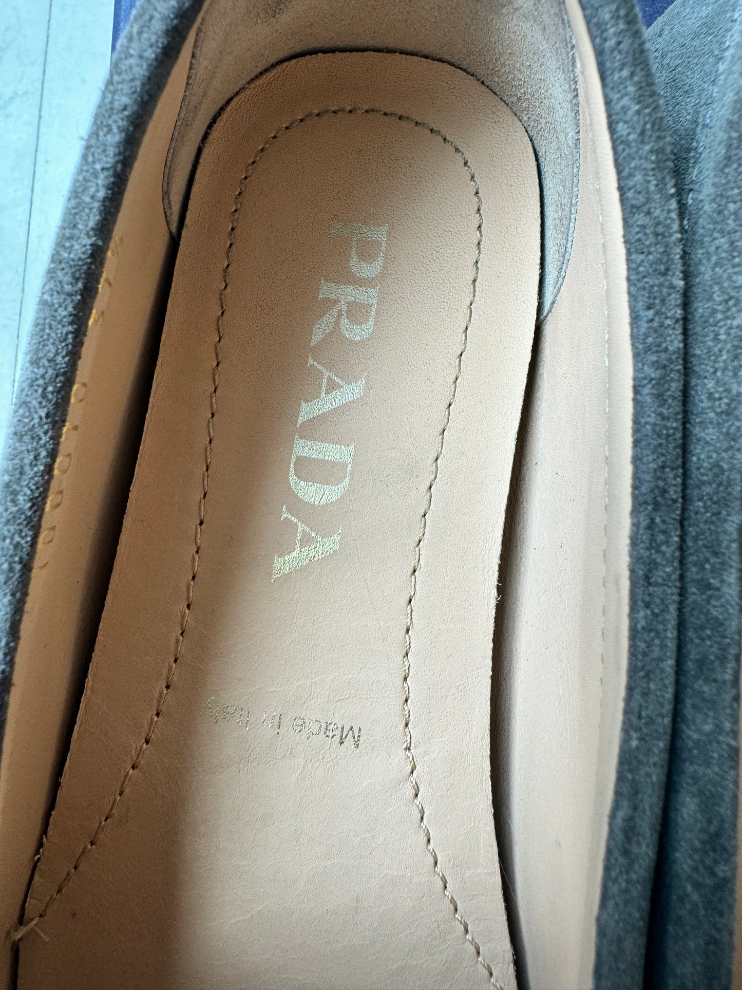 Prada Gray Ghiaia Suede Bow Gold Logo Drivers Driving Loafers