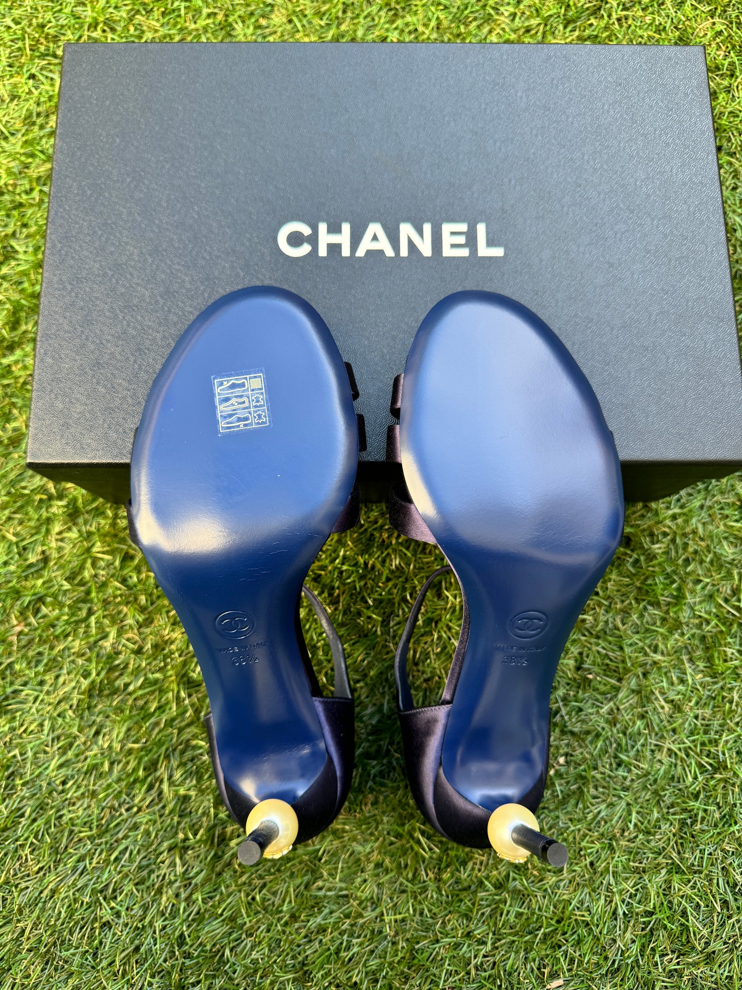 CHANEL BLUE PURPLE SATIN & LEATHER PEARL CC LOGO HEELS SANDALS SHOES STRAPPY