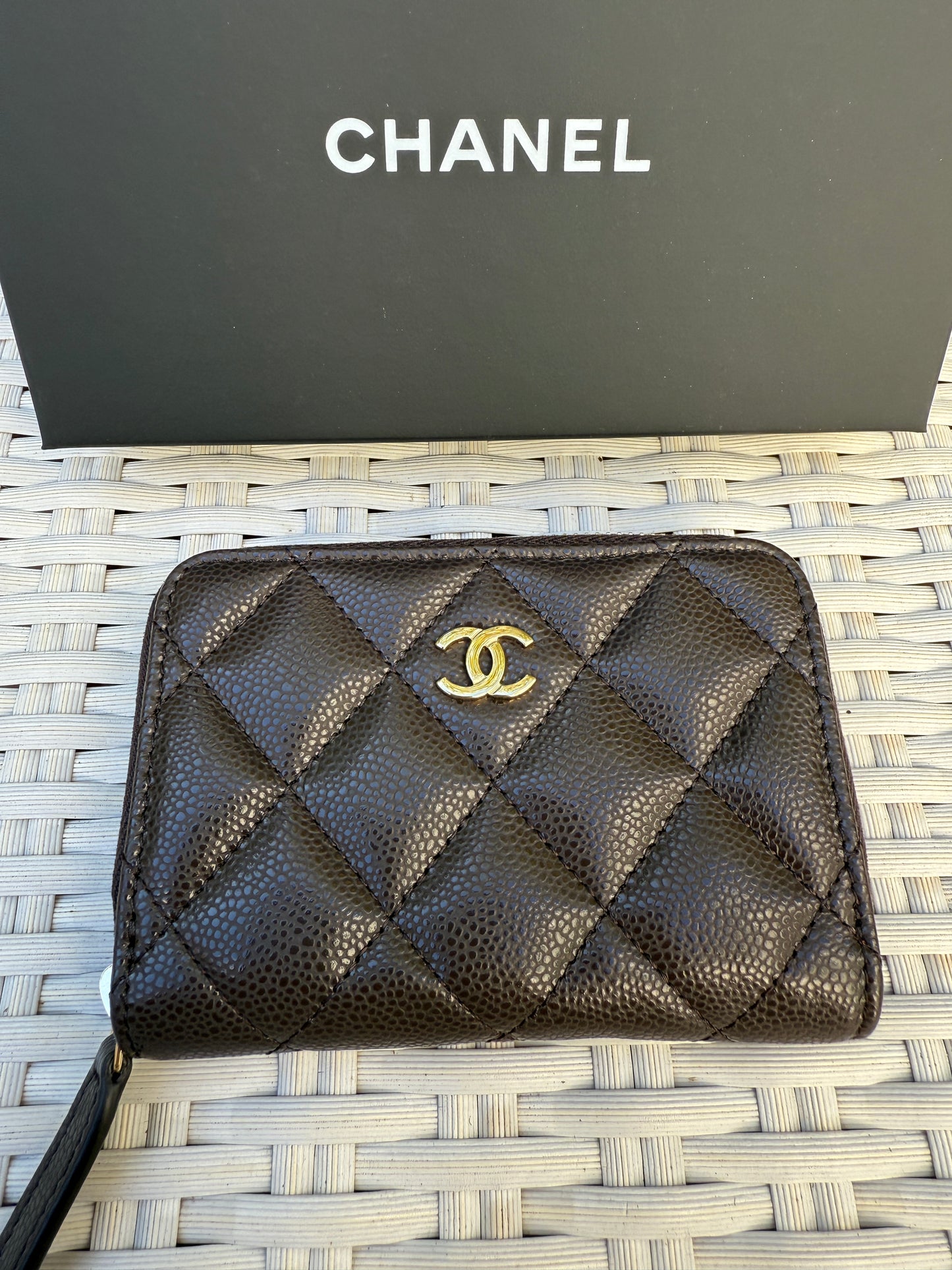 Chanel 25 Classic Zipped Zip Coin Purse Caviar Dark Brown Leather Wallet Marro