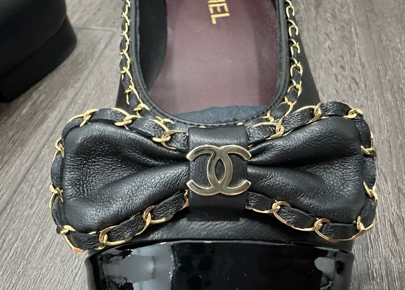 2024 CHANEL CC LOGO BOW BLACK LEATHER GOLD CHAIN BALLET BALLERINA CAP TOE FLATS