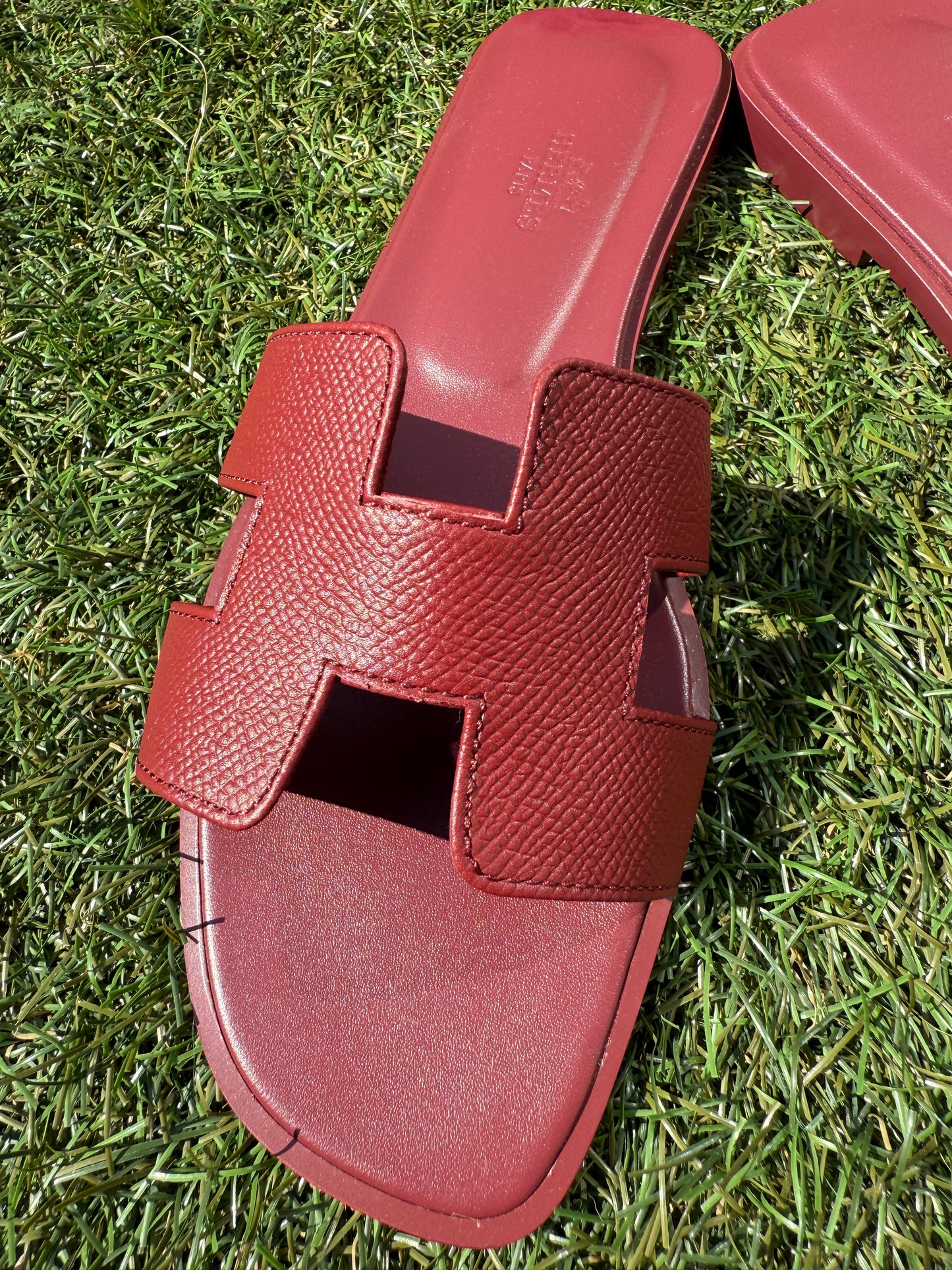 Hermes Oran Rouge H Epsom Leather Calfskin Cut Out Sandals Slides Flats