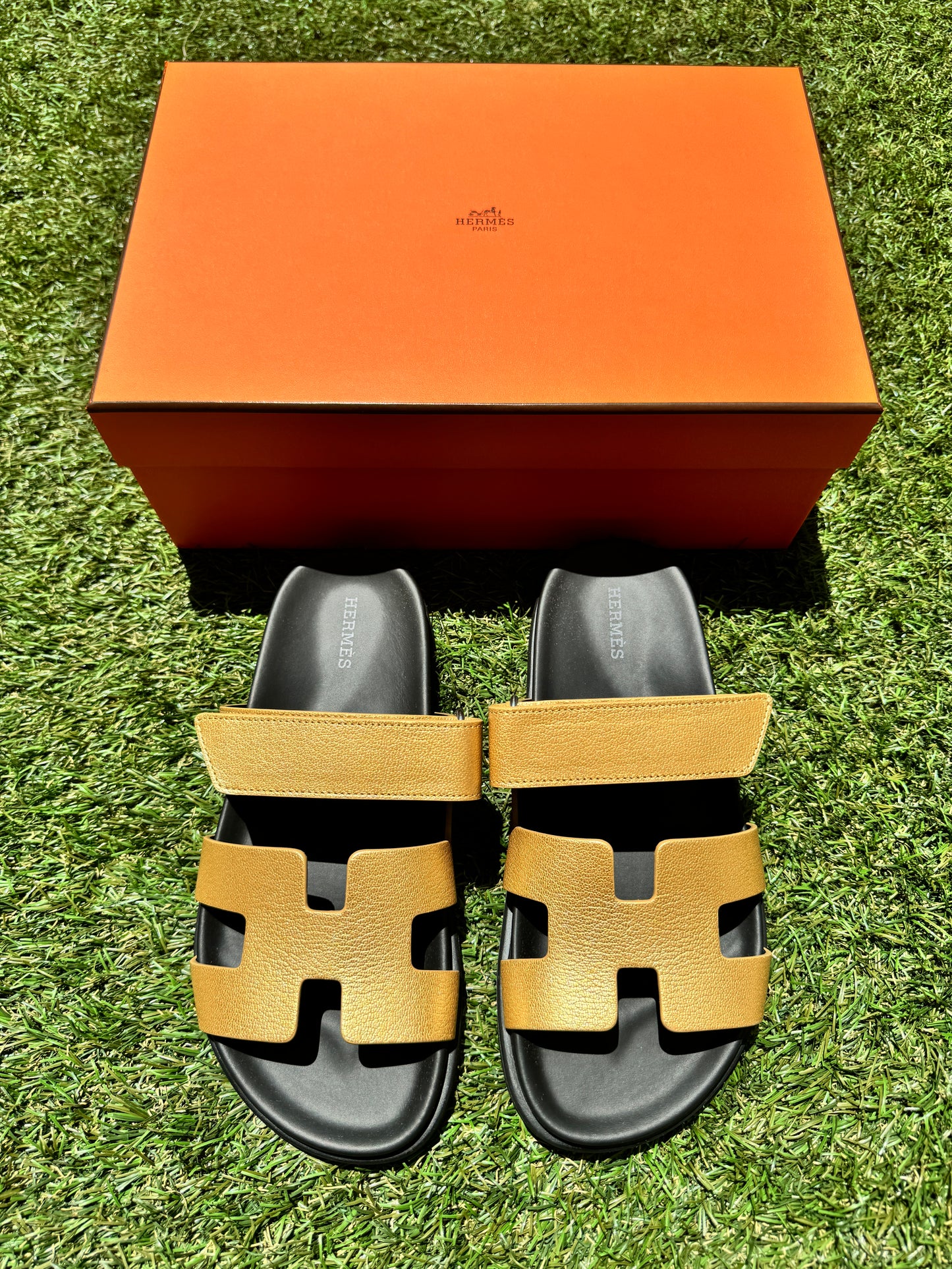 HERMES H CHYPRE DORE GOLD GOLDEN GOATSKIN LEATHER METALLIC SANDALS FLAT SLIDES