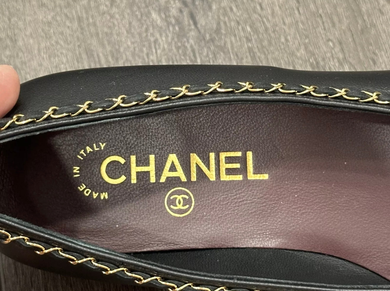 2024 CHANEL CC LOGO BOW BLACK LEATHER GOLD CHAIN BALLET BALLERINA CAP TOE FLATS