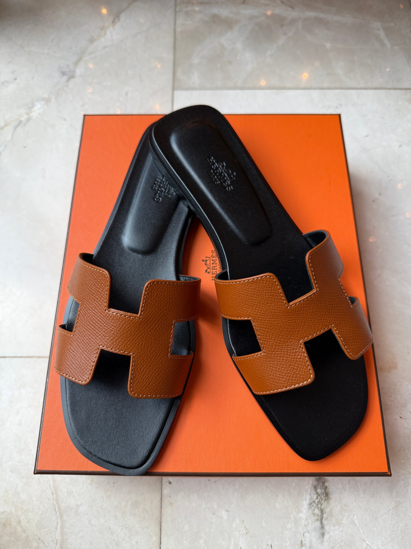 Hermes Oran Naturel Epsom Heritage Calfskin Leather Brown Black Sandals Flats