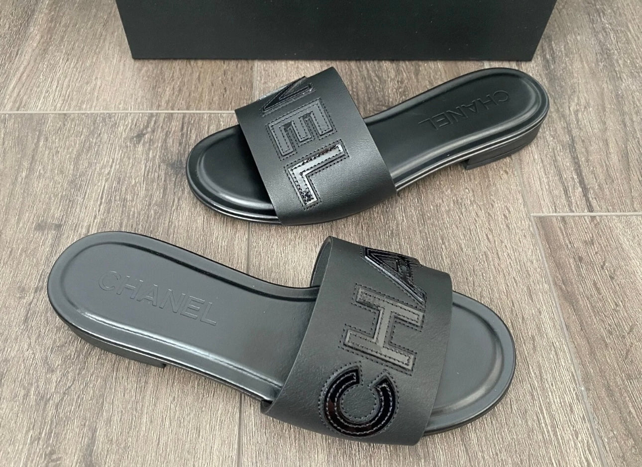 Chanel discount mens slides