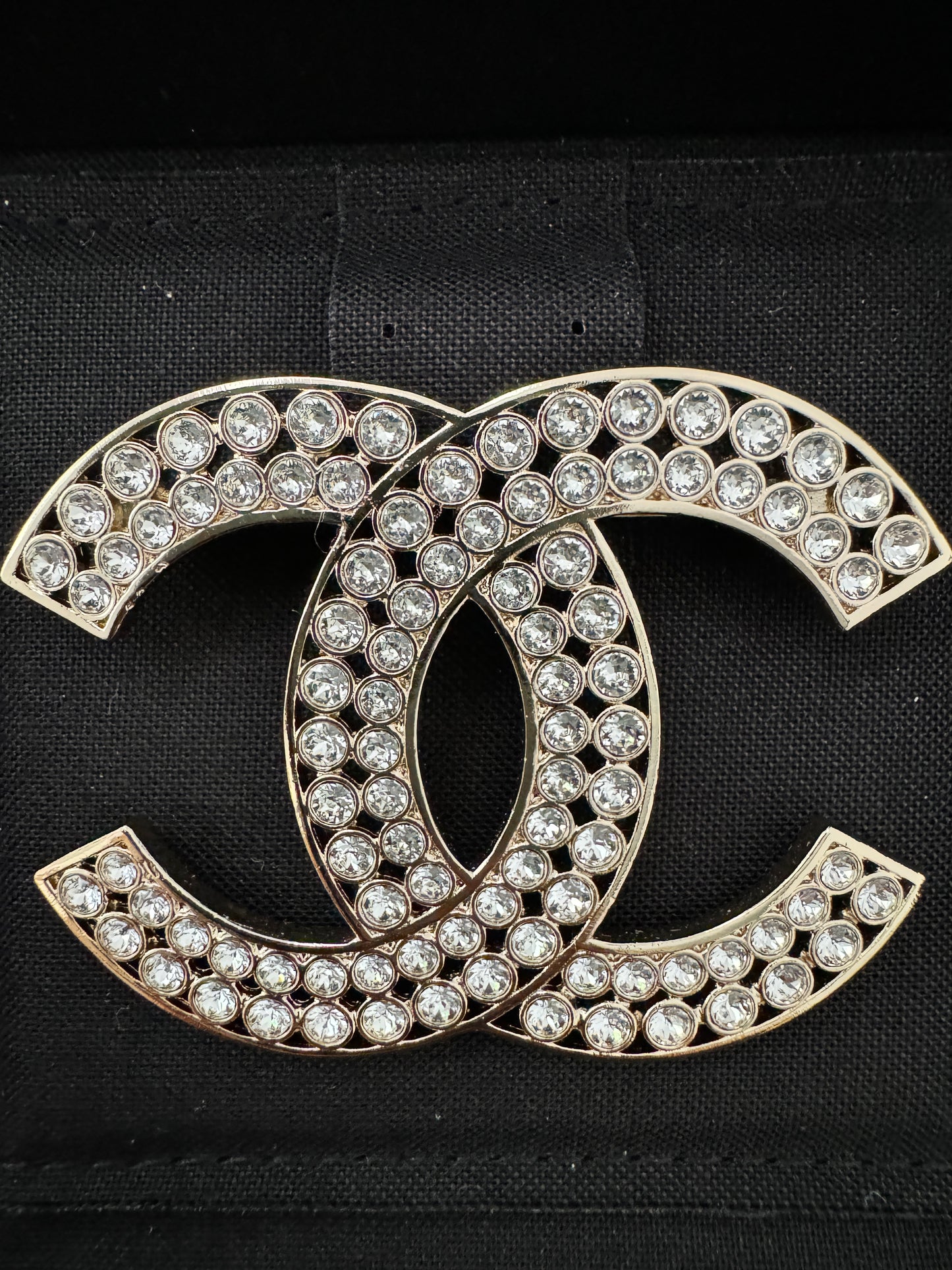 CHANEL 23S CLASSIC GOLD TONE LARGE BIG CC LOGO CRYSTALS CRYSTAL BROOCH PIN