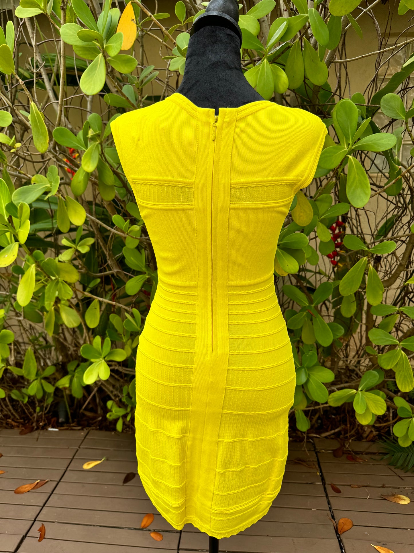 YIGAL AZROUEL Techno Knit Bright Yellow Sleeveless Ruffle Stretch Dress Pre-Owned