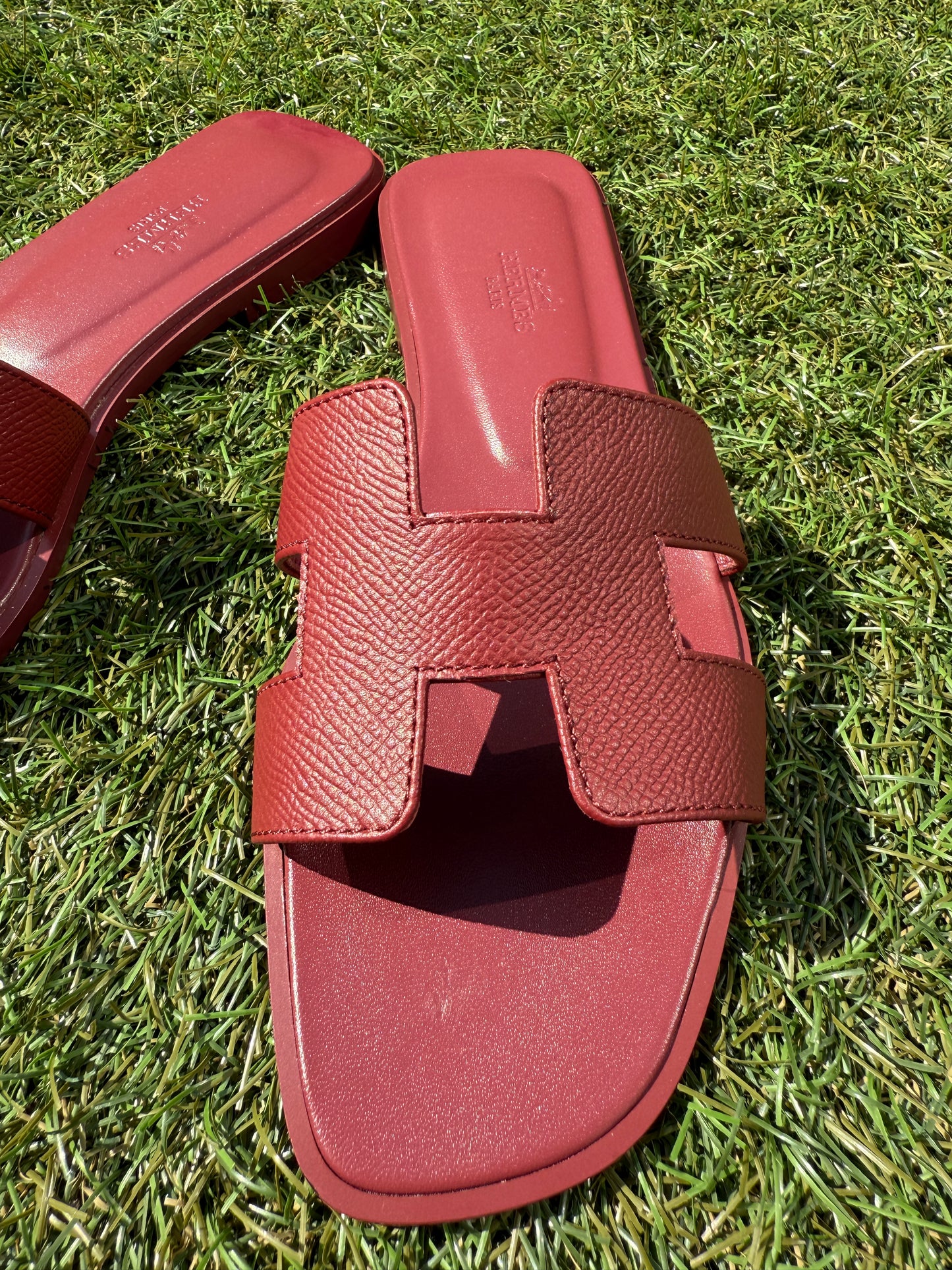 Hermes Oran Rouge H Epsom Leather Calfskin Cut Out Sandals Slides Flats