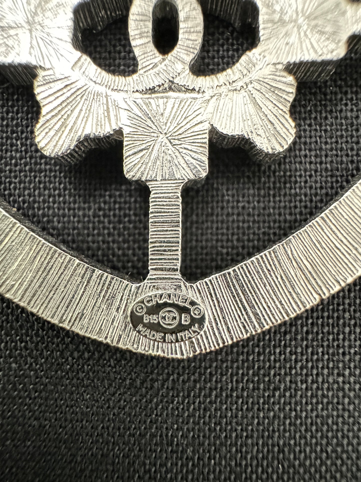 CHANEL 2015 B15 LARGE CLASSIC CREST SHIELD ARMOR BADGE BROOCH SILVER CRYSTALS PIN