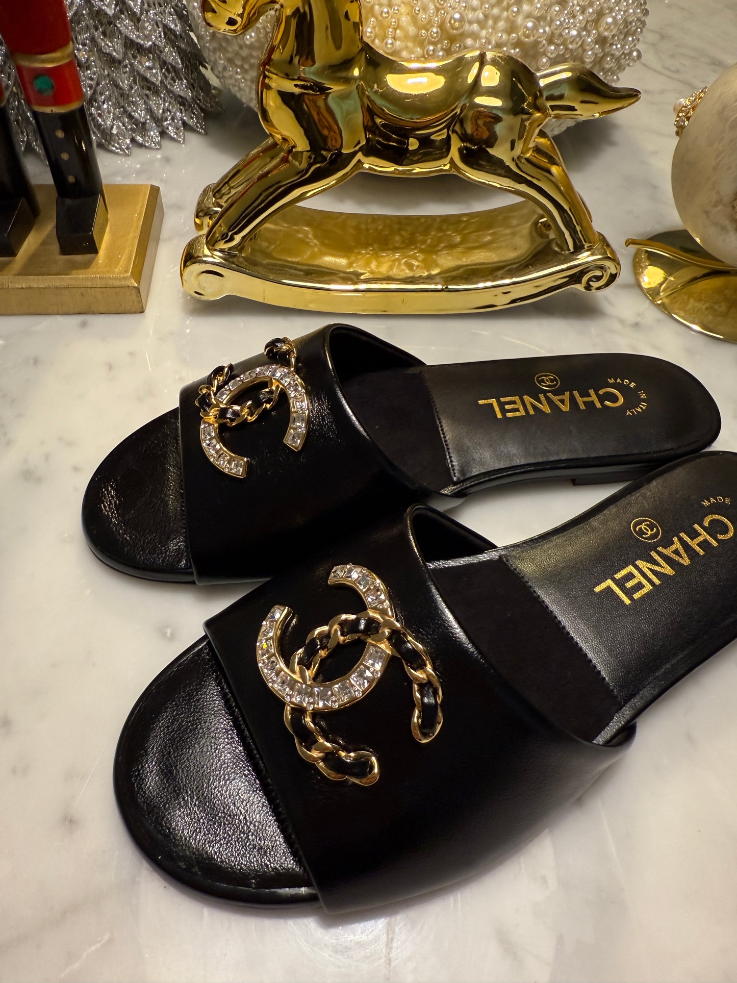 2024 CHANEL CC LOGO BLACK LEATHER CC CRYSTAL CHAIN LOGO FLAT SHOES SLIDES MULES SANDALS