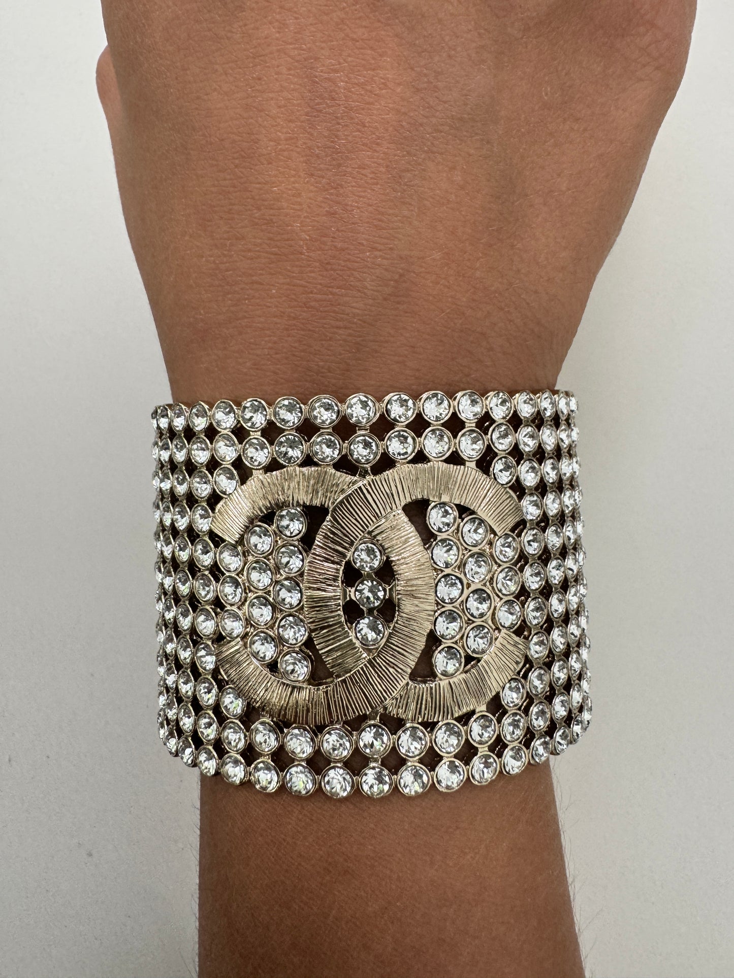 CHANEL 23S GOLD TONE CRYSTAL STRASS METAL CUFF CC LOGO BANGLE BRACELET SMALL S