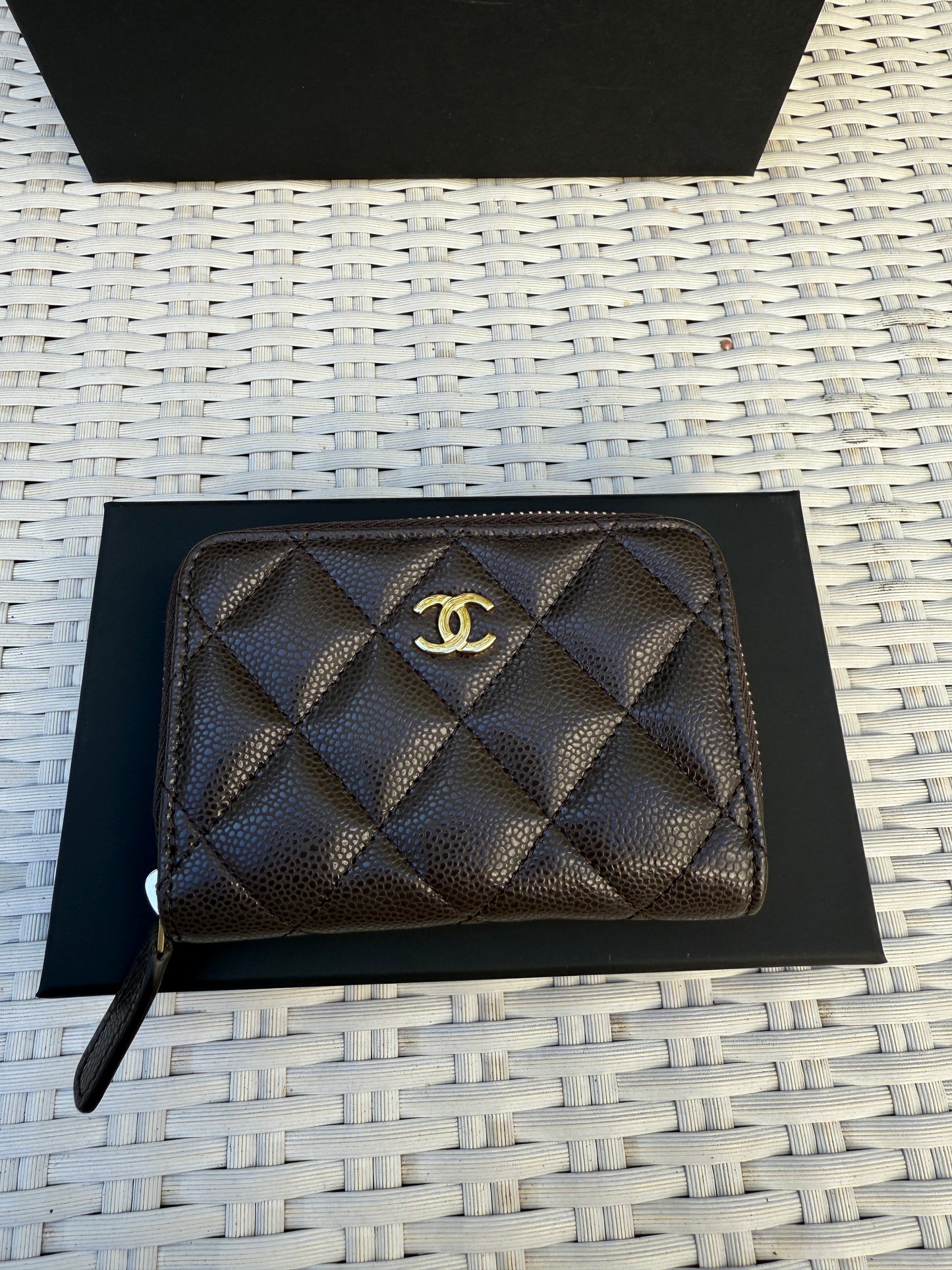 Chanel 25 Classic Zipped Zip Coin Purse Caviar Dark Brown Leather Wallet Marro